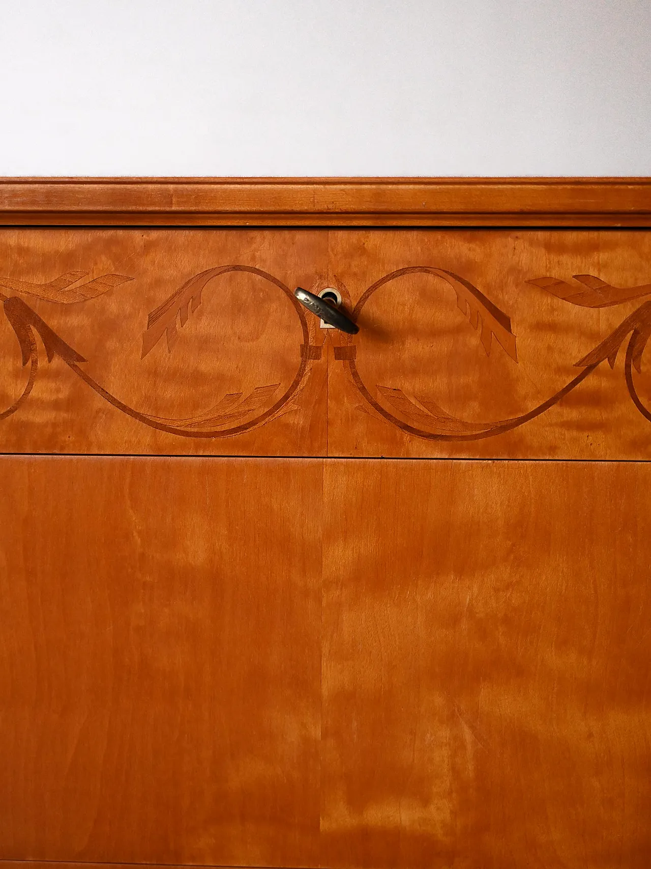 Scandinavian chest of drawers in oak and root 6