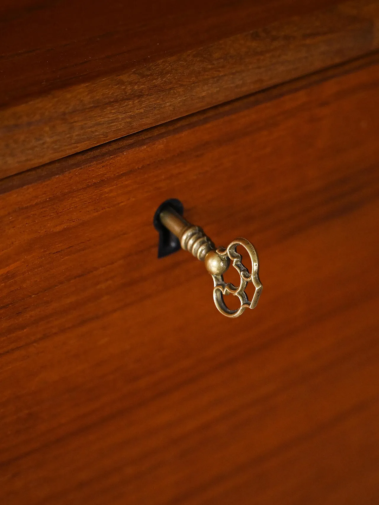 Credenza alta scandinava in teak, anni '60 8
