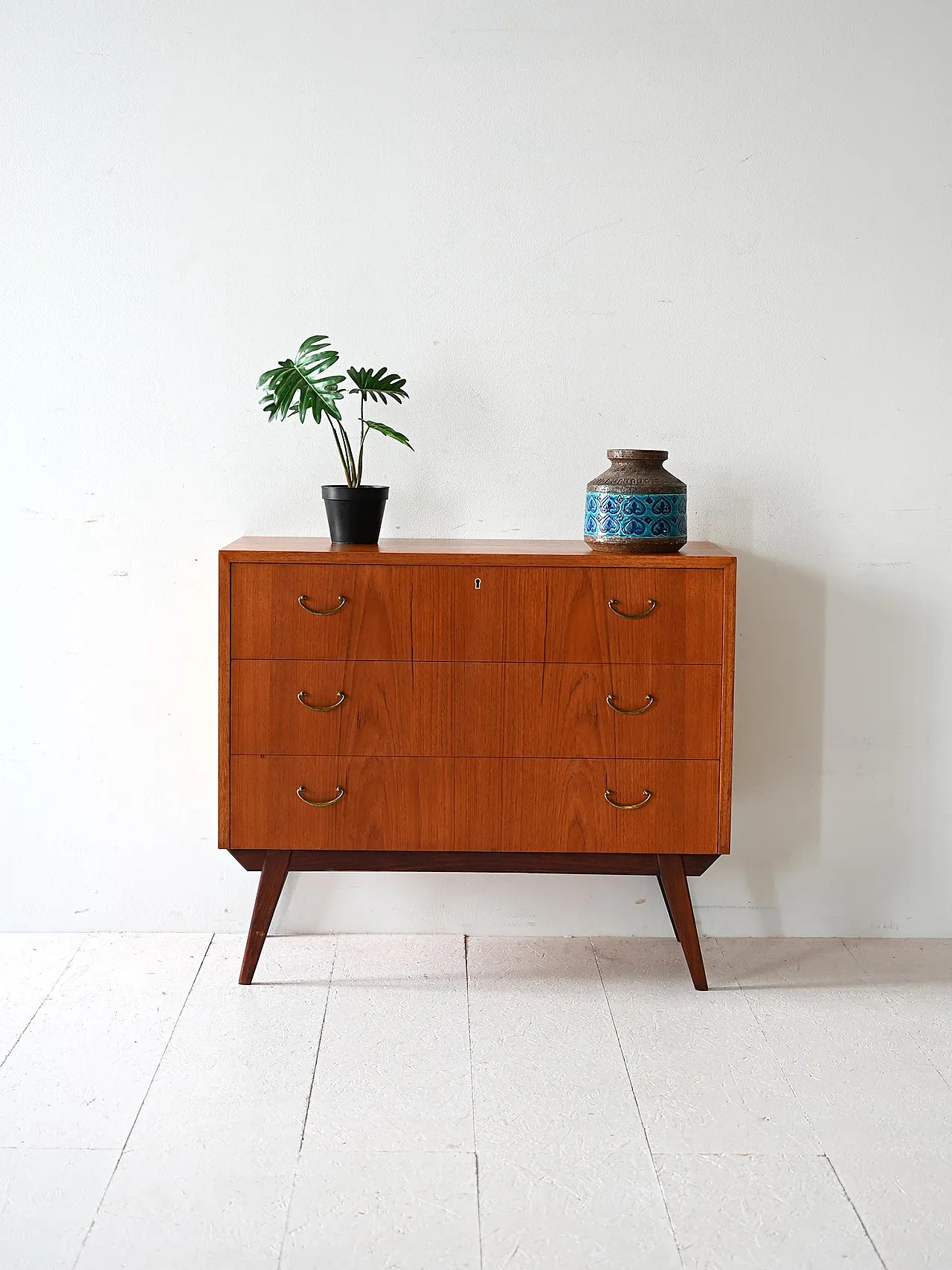 Scandinavian chest of drawers in Teak and mahogany, 60s 1