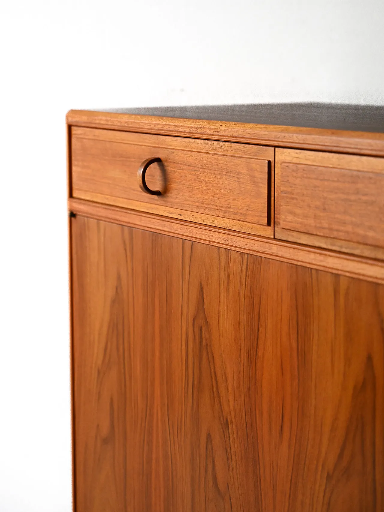 Sideboard FaceBoard Bodafors in walnut, 60s 9