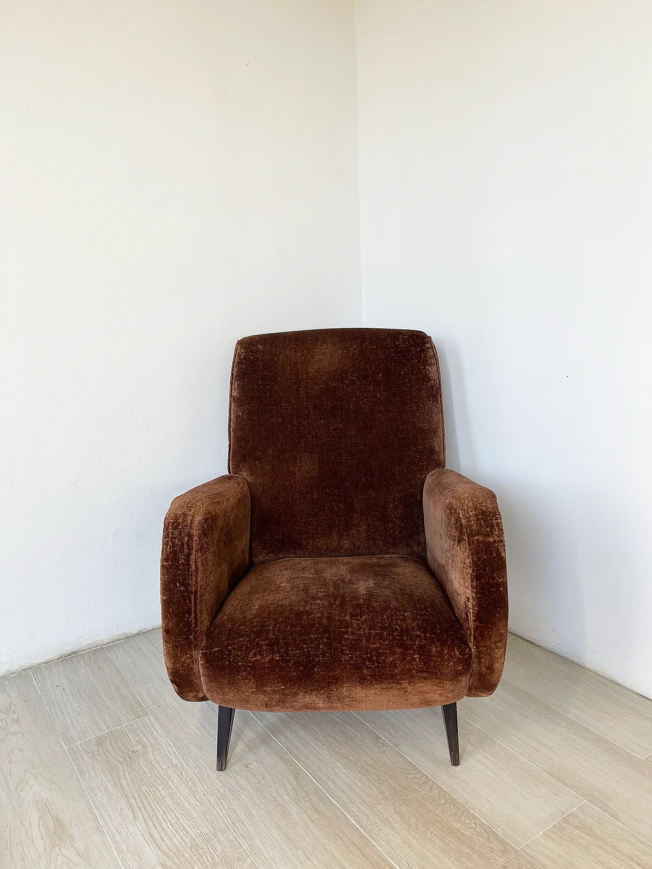 Italian 1960s brown velvet armchair 3