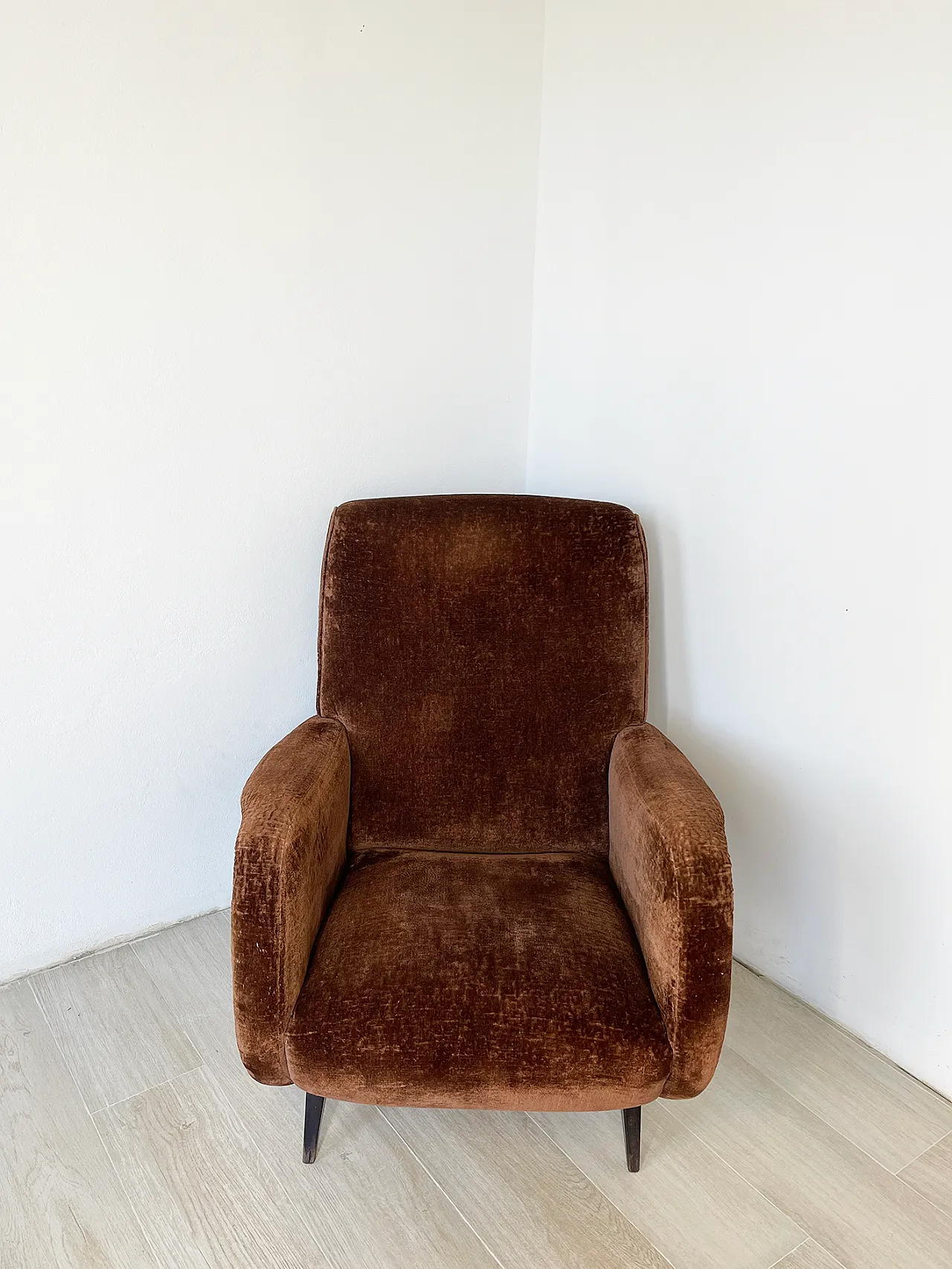 Italian 1960s brown velvet armchair 4