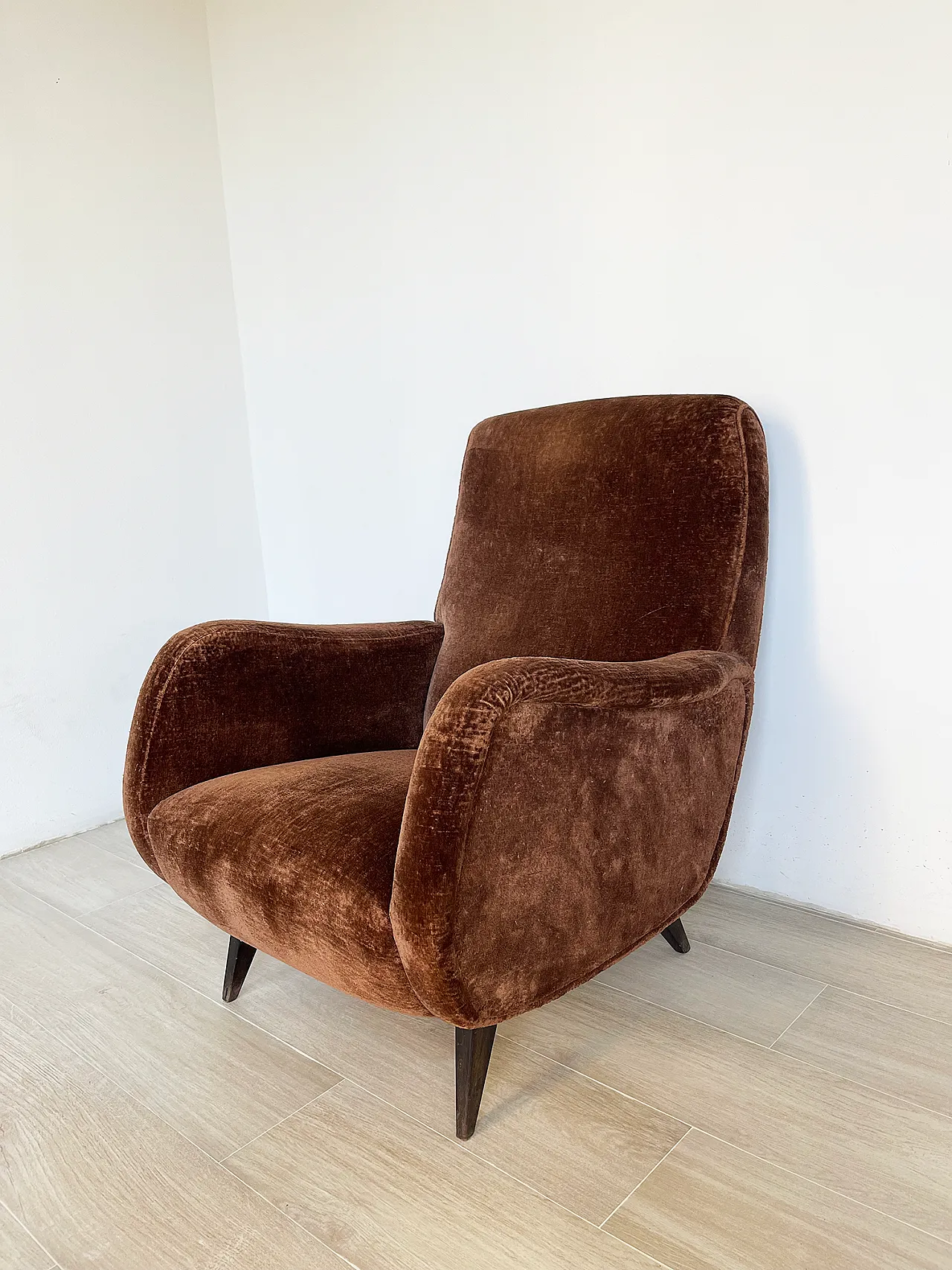 Italian 1960s brown velvet armchair 7