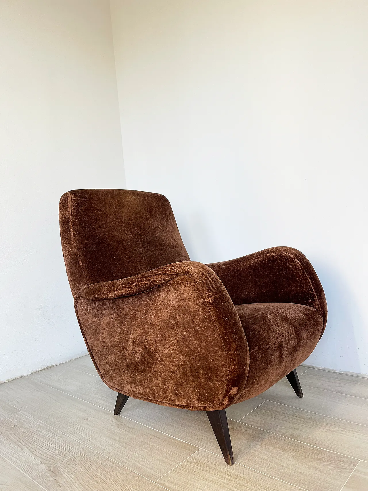 Italian 1960s brown velvet armchair 8
