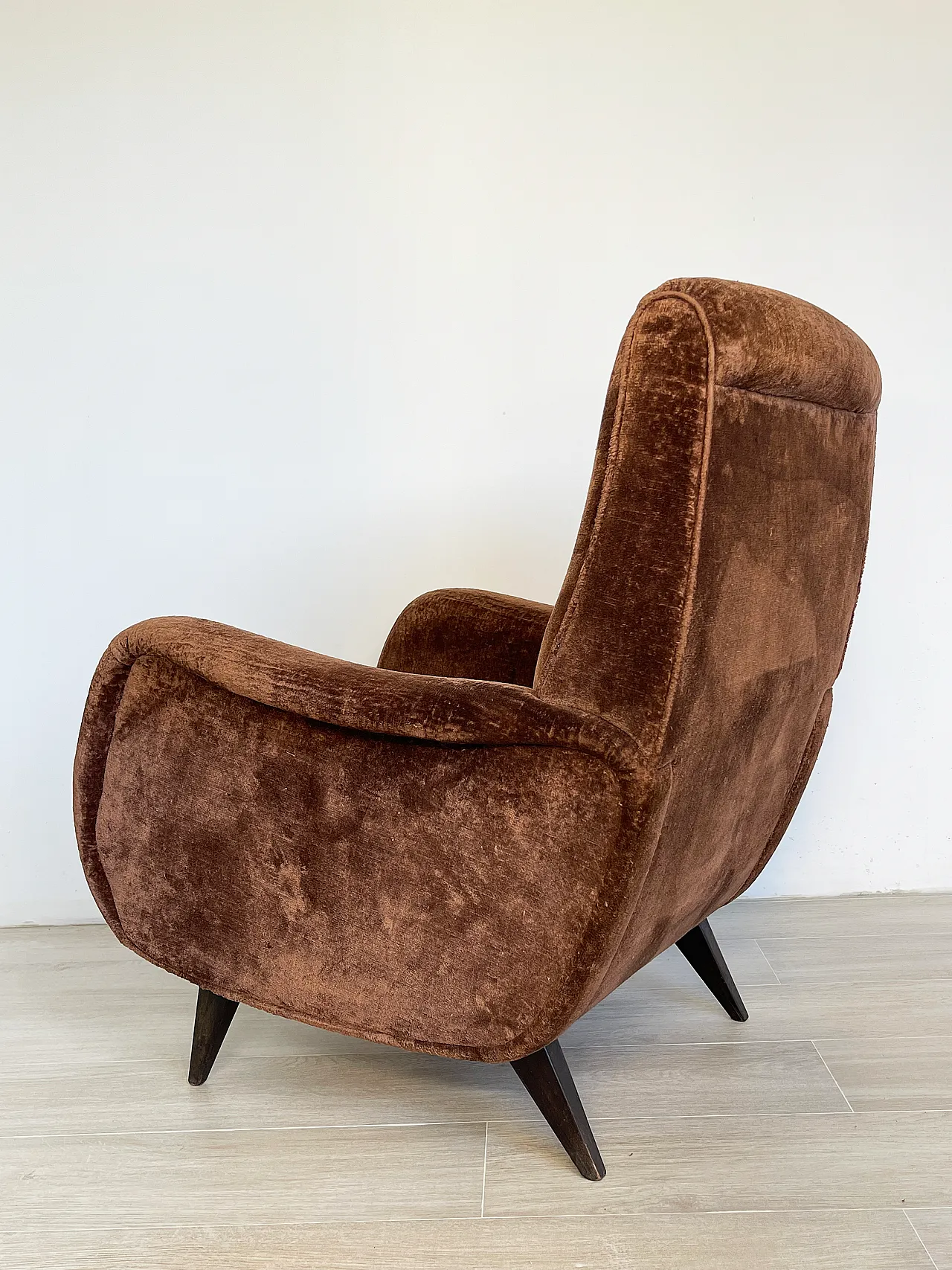 Italian 1960s brown velvet armchair 14