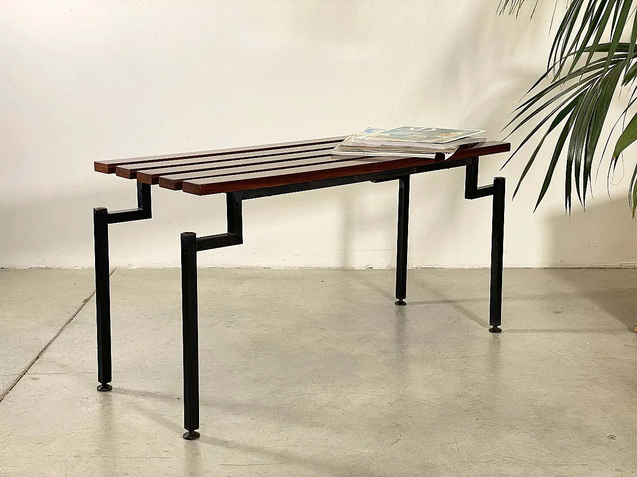 Panchetta in legno di teak, anni '60 11