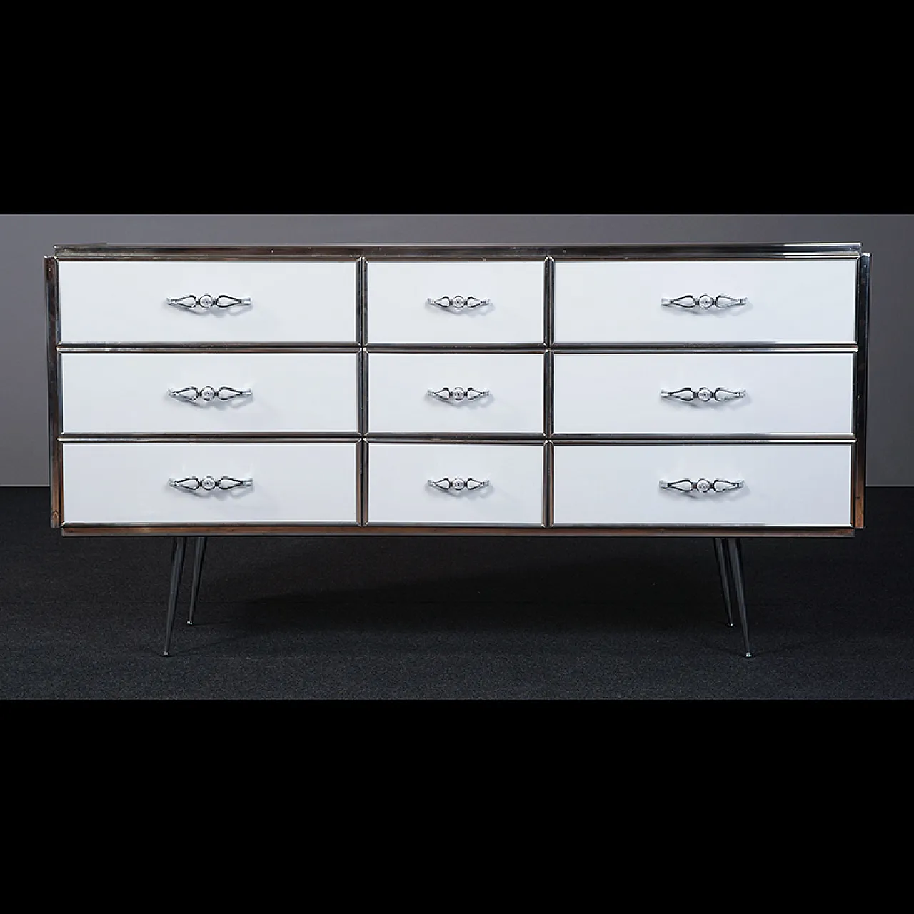 Credenza a 9 cassetti rivestiti in vetro bianco, anni 2000 2