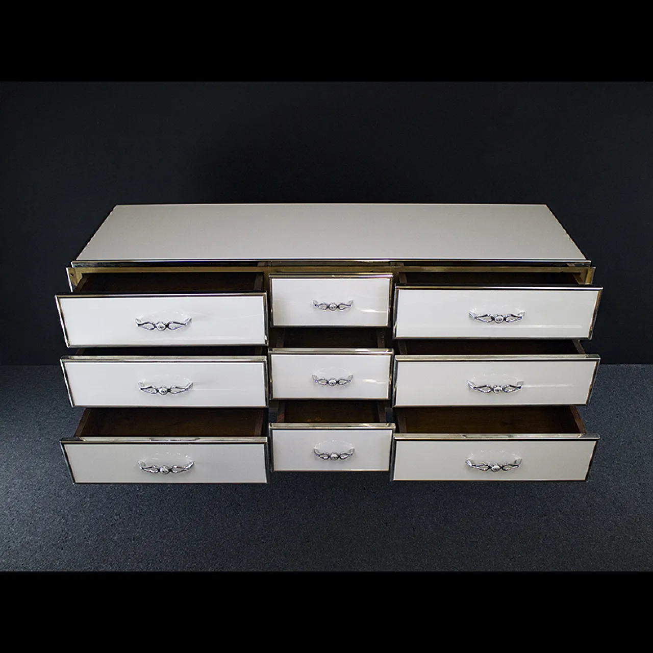 Credenza a 9 cassetti rivestiti in vetro bianco, anni 2000 7