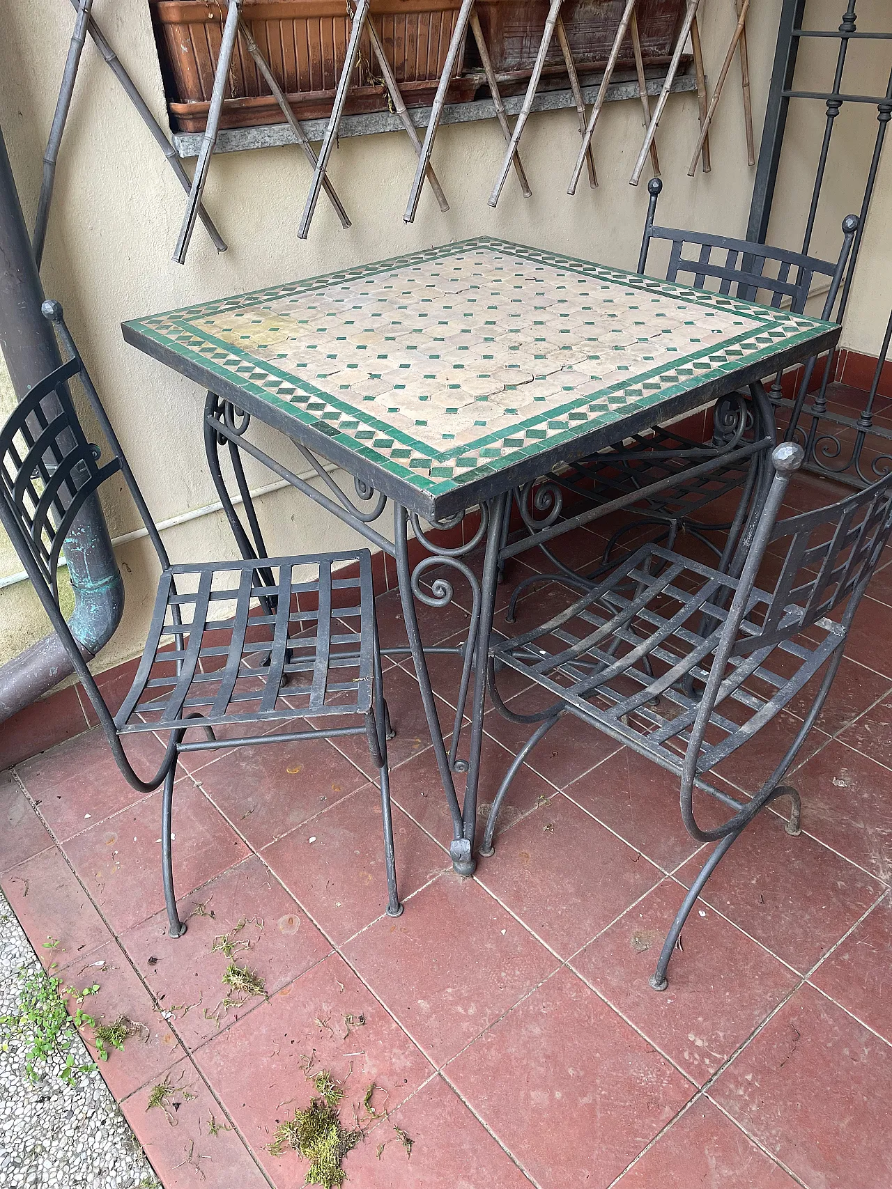 Tavolo da giardino in ferro e ceramica con 4 sedie, '900 3