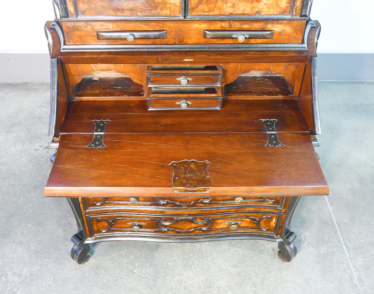 Louis XV style veneered wood trumeau secretaire, early 20th century 6