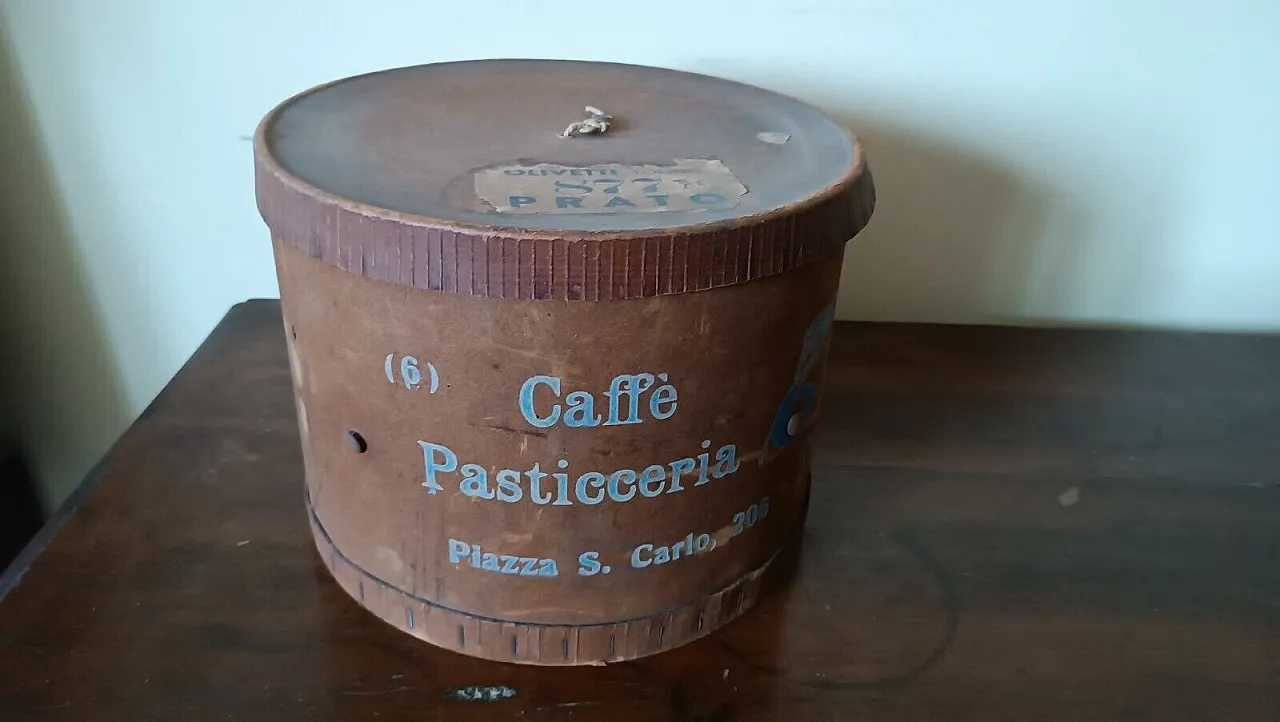 Cardboard panettone box, 1930s 1