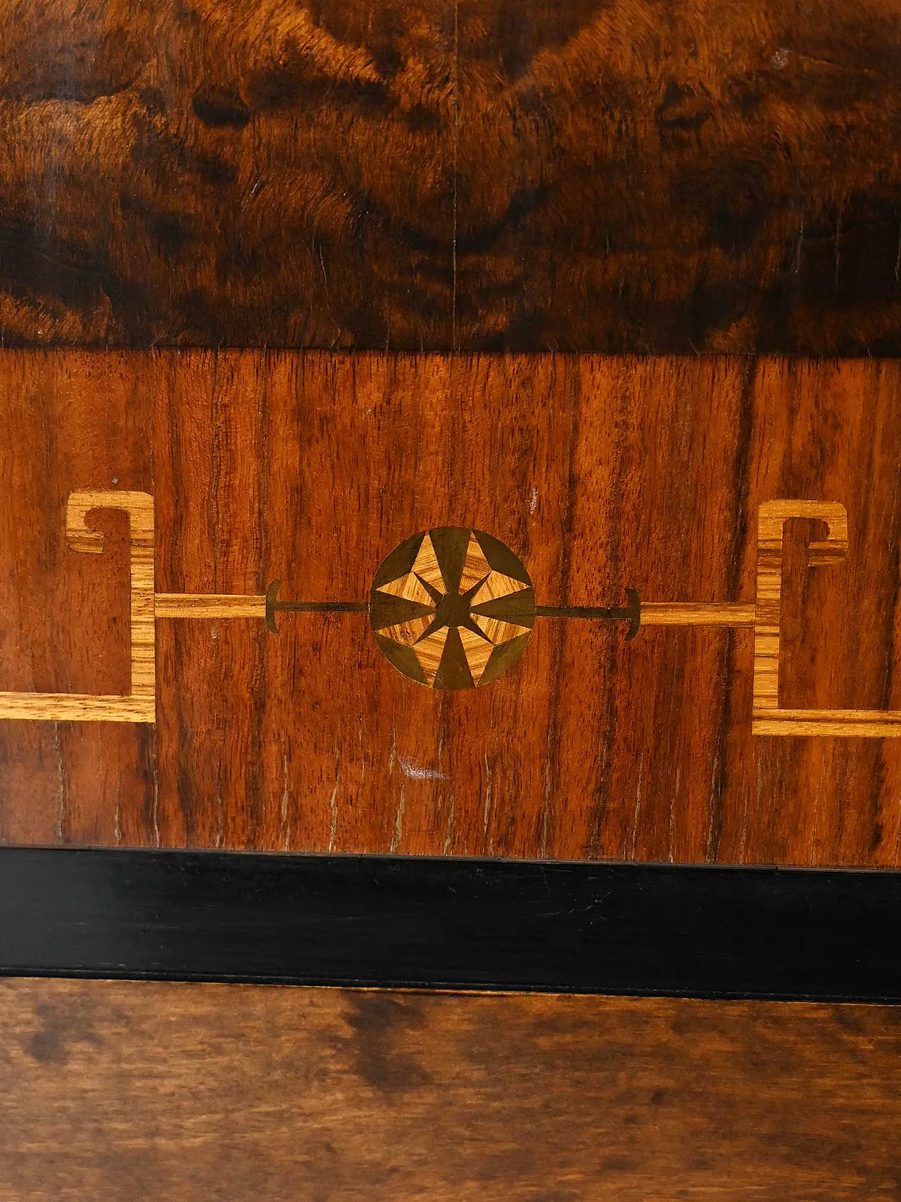 Credenza Art Decó scandinavo in radica anni ’30 6