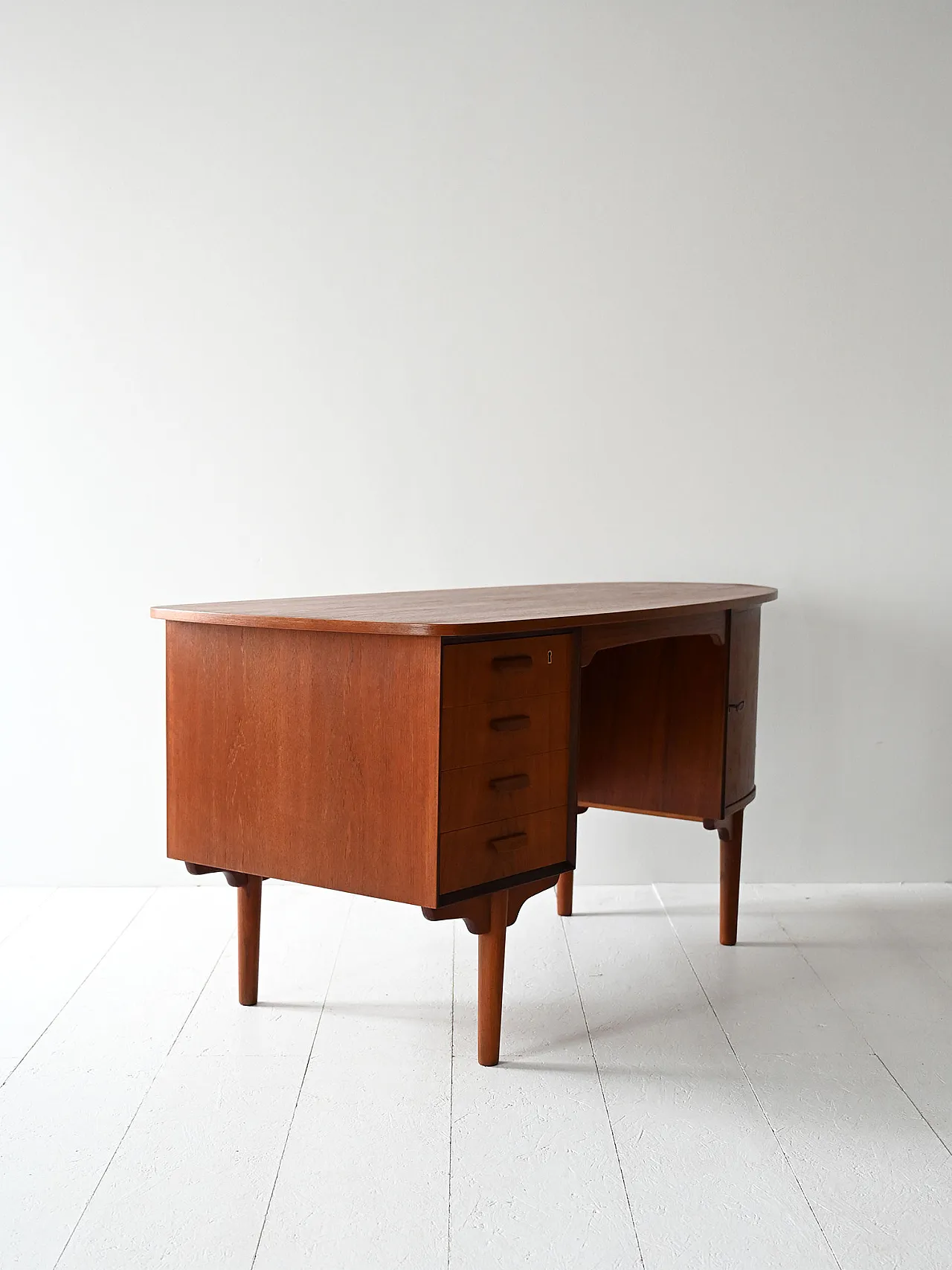 Scrivania ovale in teak anni ’60 4