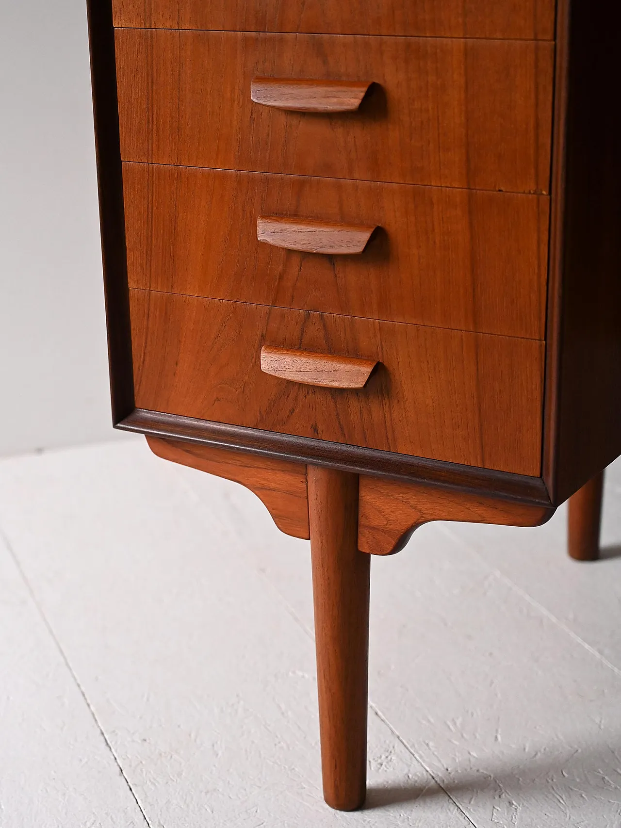 Scrivania ovale in teak anni ’60 6