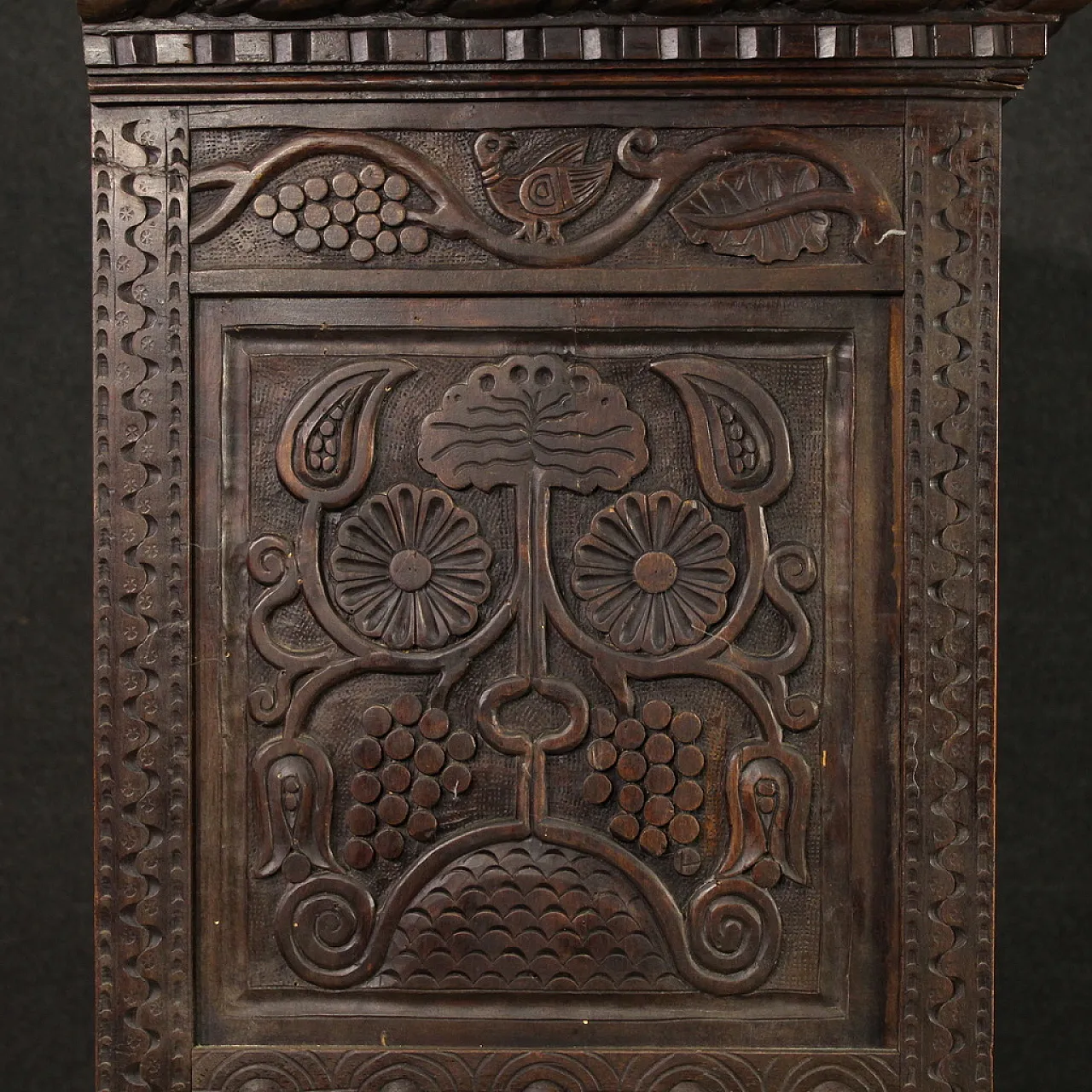 Great sideboard in carved dark wood, 20th century 9
