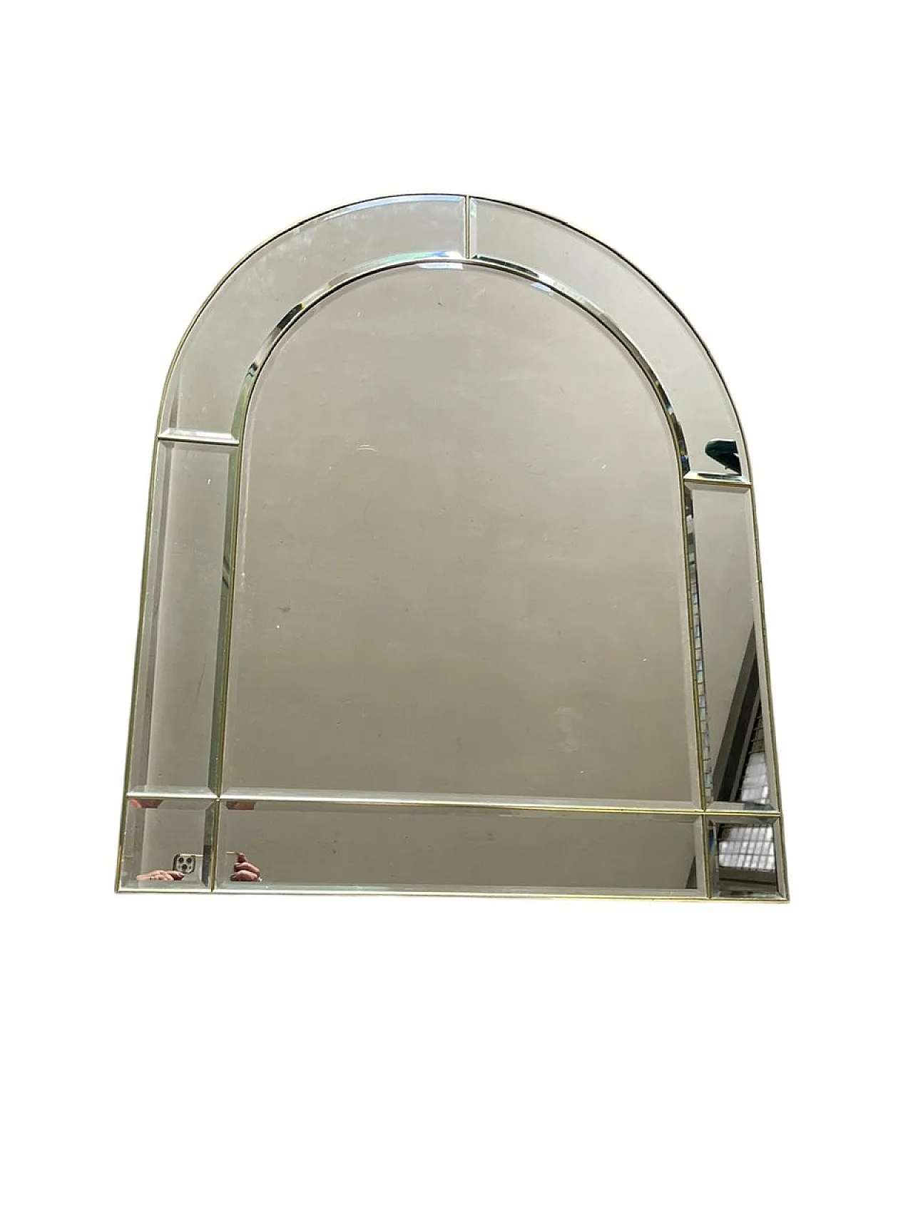Specchio di vetro ad arco in ottone, anni '70 1