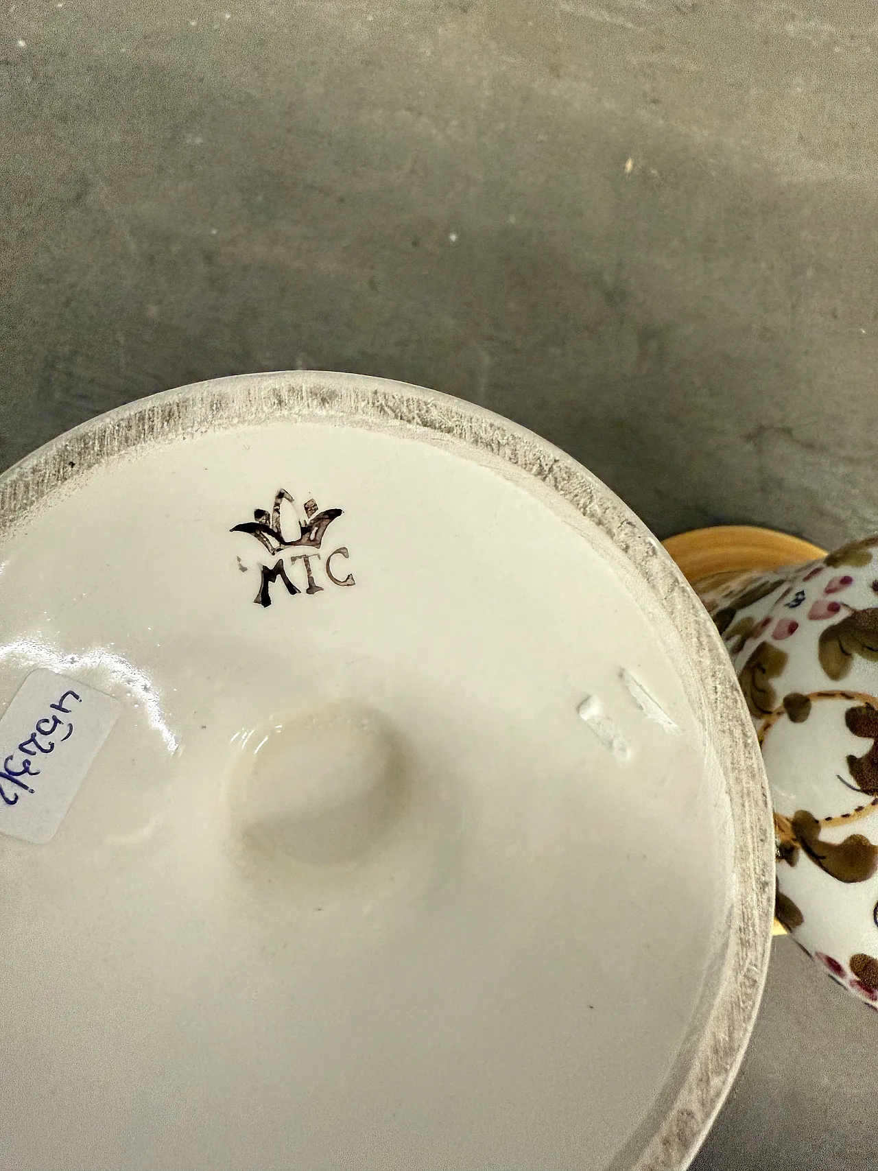 Coppia di vasi in maiolica dipinta  di Firenze MTC, metà '900 5