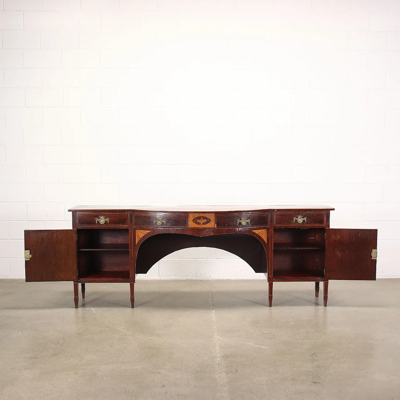 Serpentine sideboard in stile Giorgio III in legno, '700 3