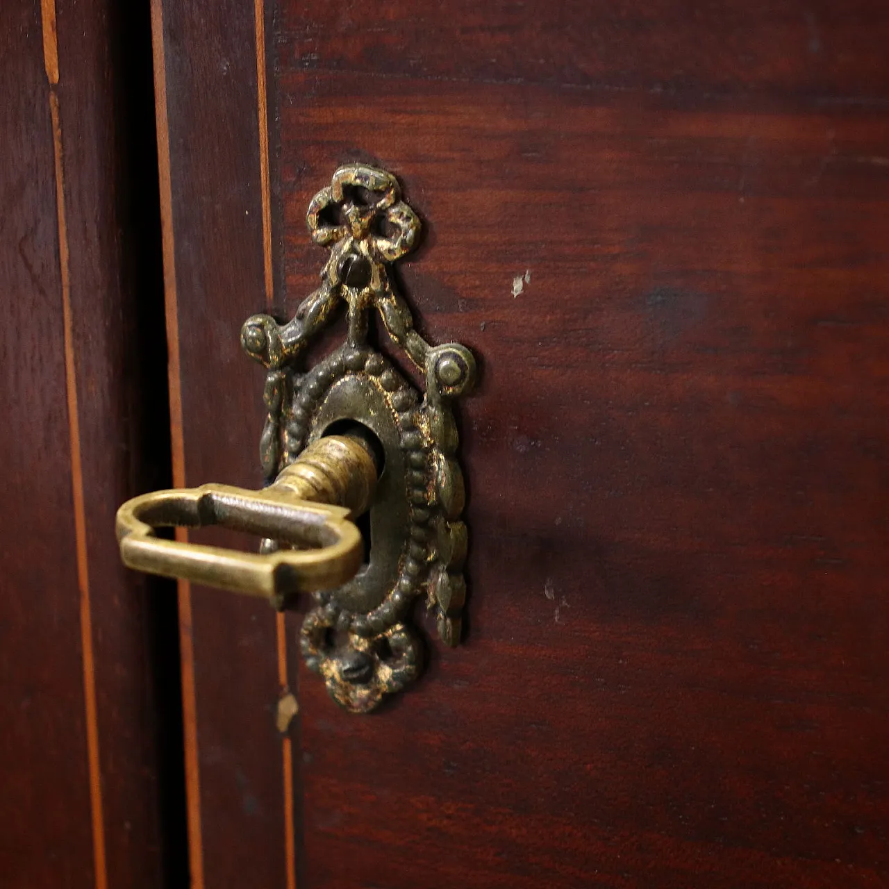 Serpentine sideboard in stile Giorgio III in legno, '700 10