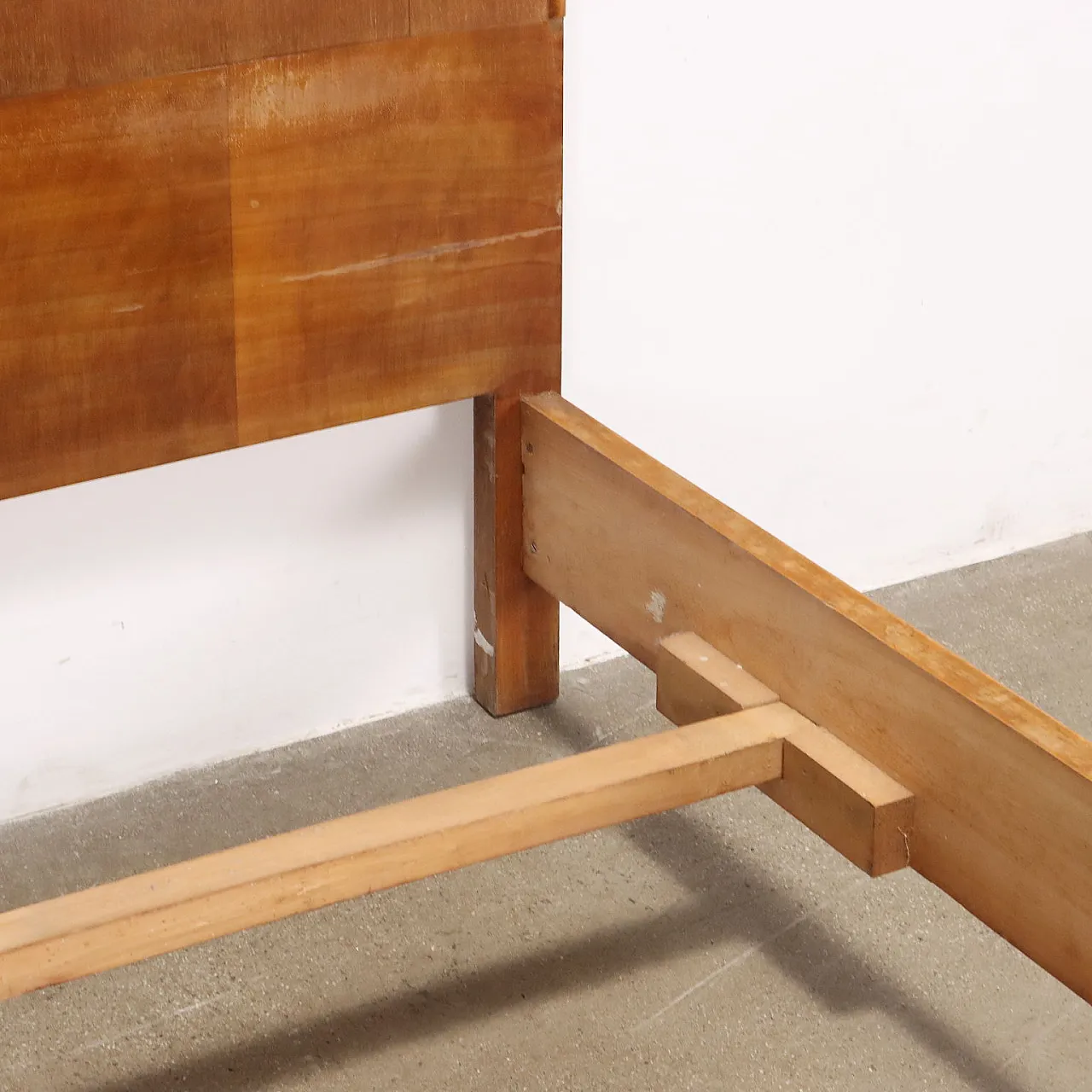 Letto in radica di noce impiallacciato, metà '900 4