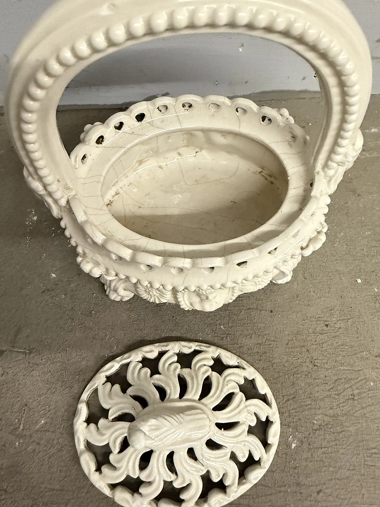 White enameled ceramic water heat, 19th century 8