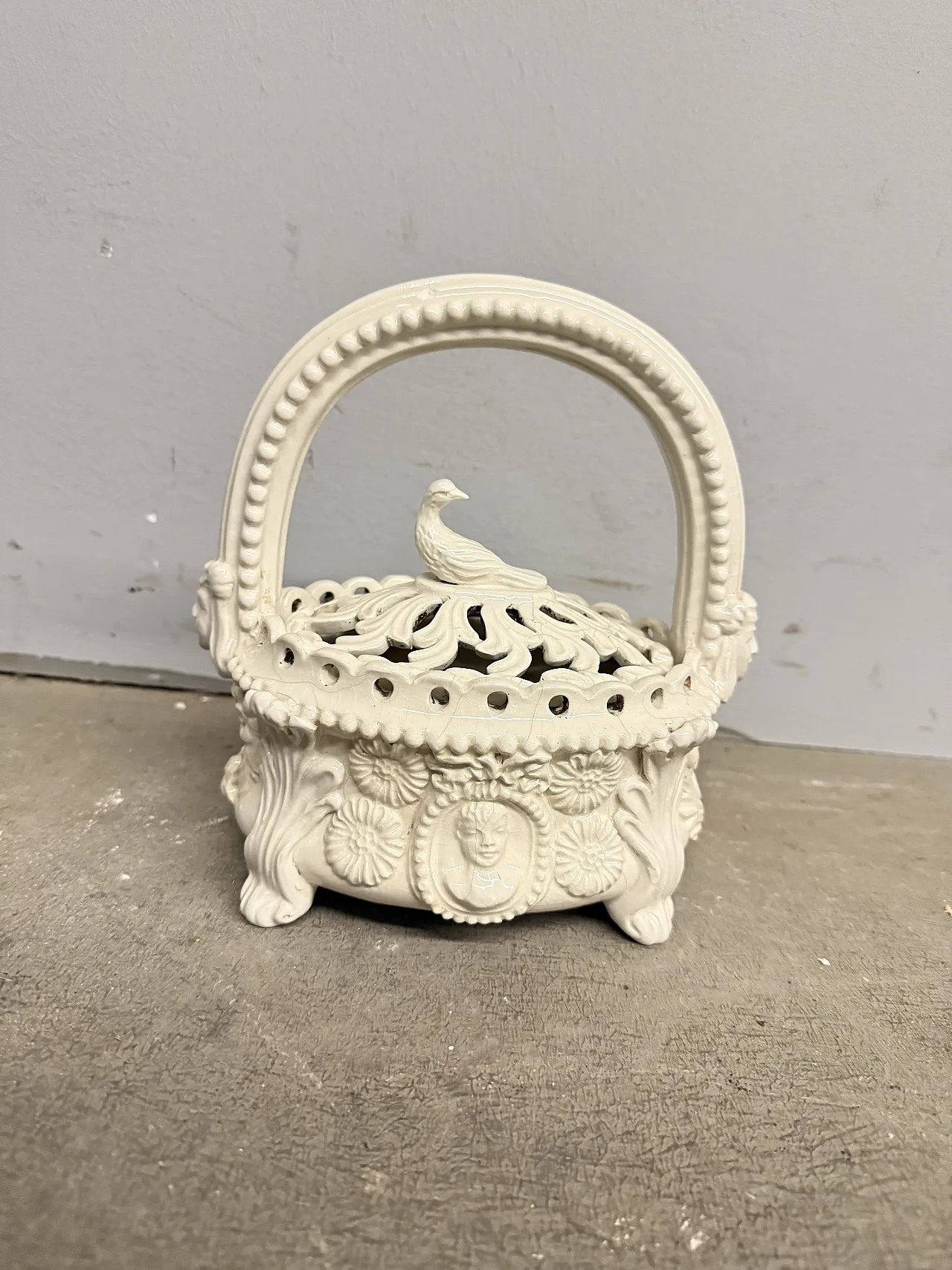 White enameled ceramic water heat, 19th century 11