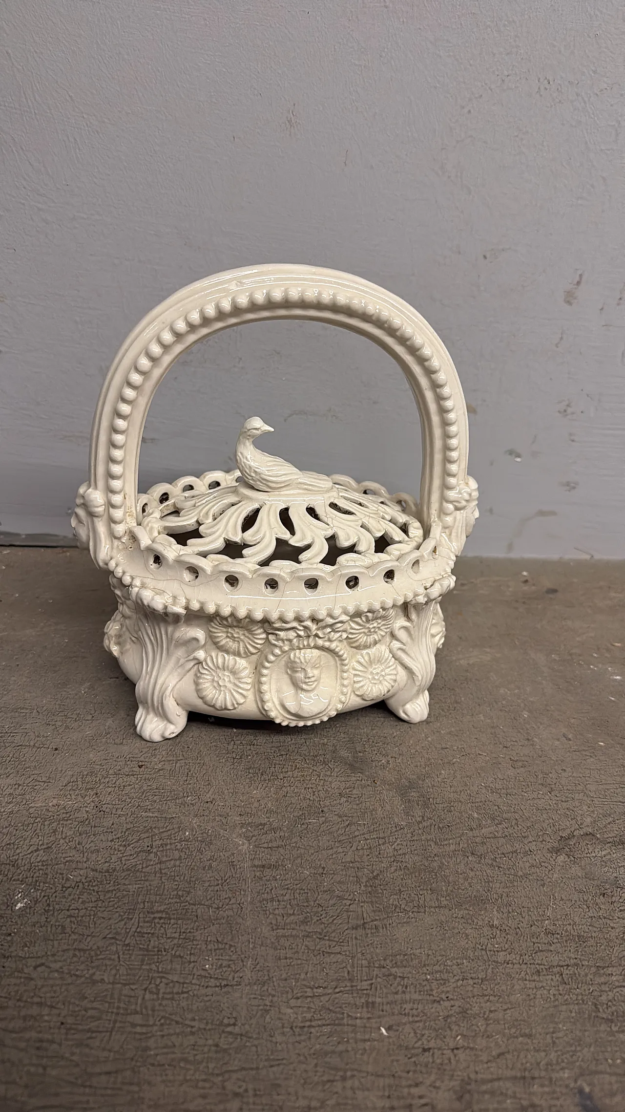 White enameled ceramic water heat, 19th century 12