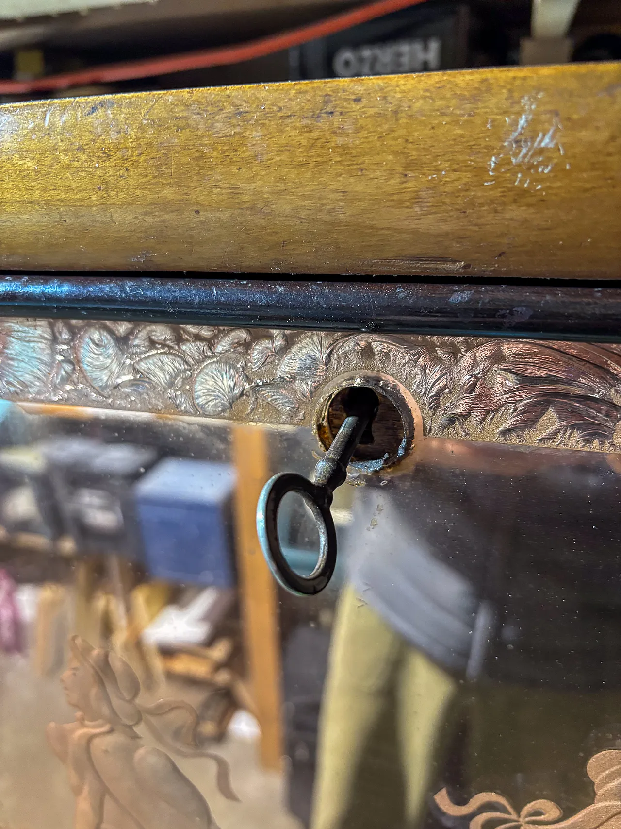Credenza with limited bar room and mirrored front, 1940s 19