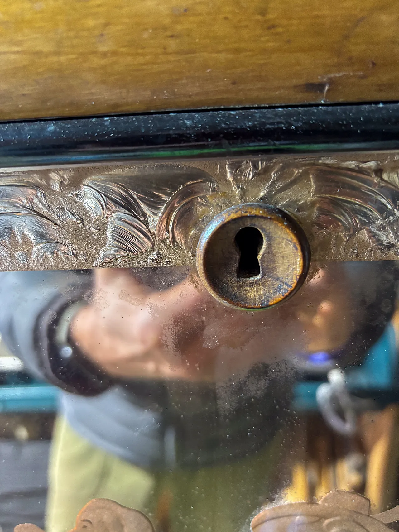 Credenza with limited bar room and mirrored front, 1940s 20