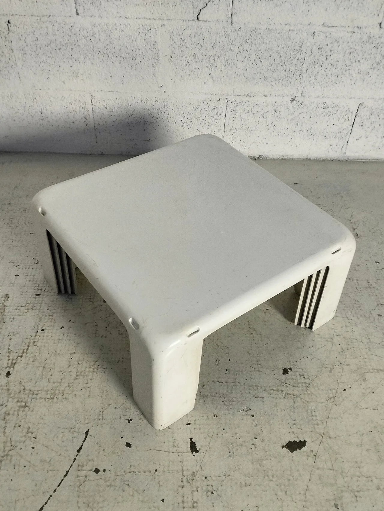 4 tavolini impilabili “I 4 gatti” di M.Bellini-C&B Italia, anni '70 3