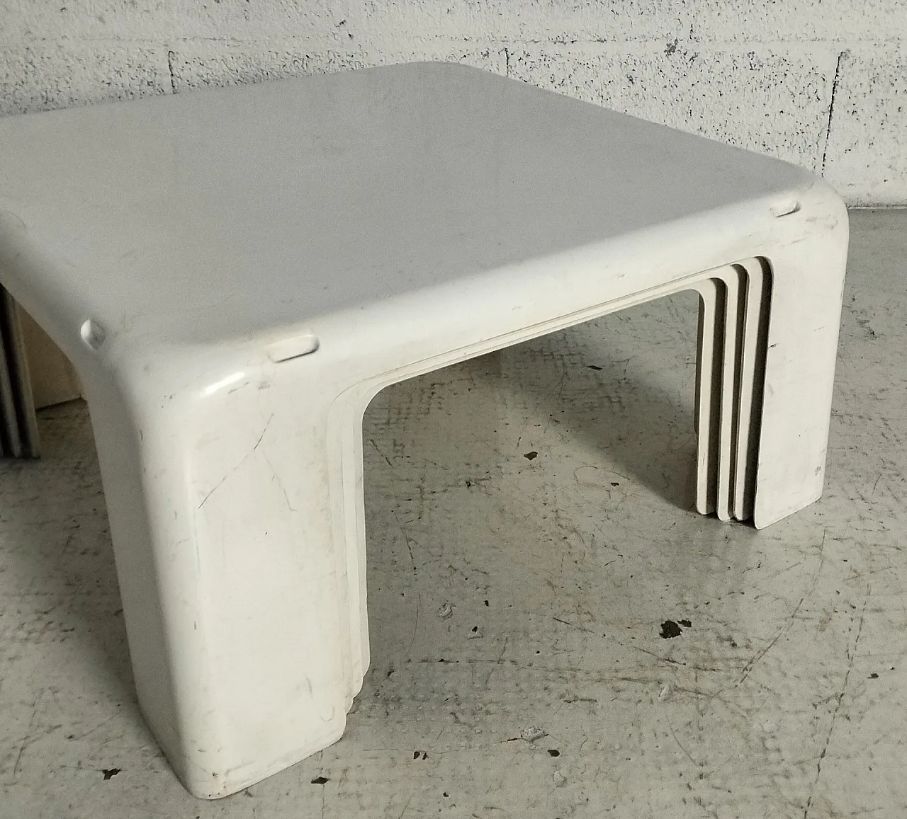 4 tavolini impilabili “I 4 gatti” di M.Bellini-C&B Italia, anni '70 5