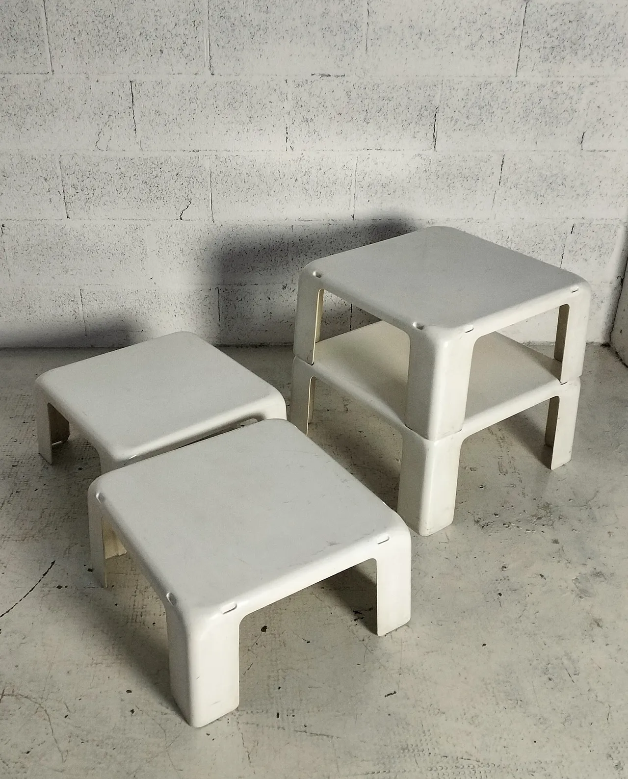 4 tavolini impilabili “I 4 gatti” di M.Bellini-C&B Italia, anni '70 11