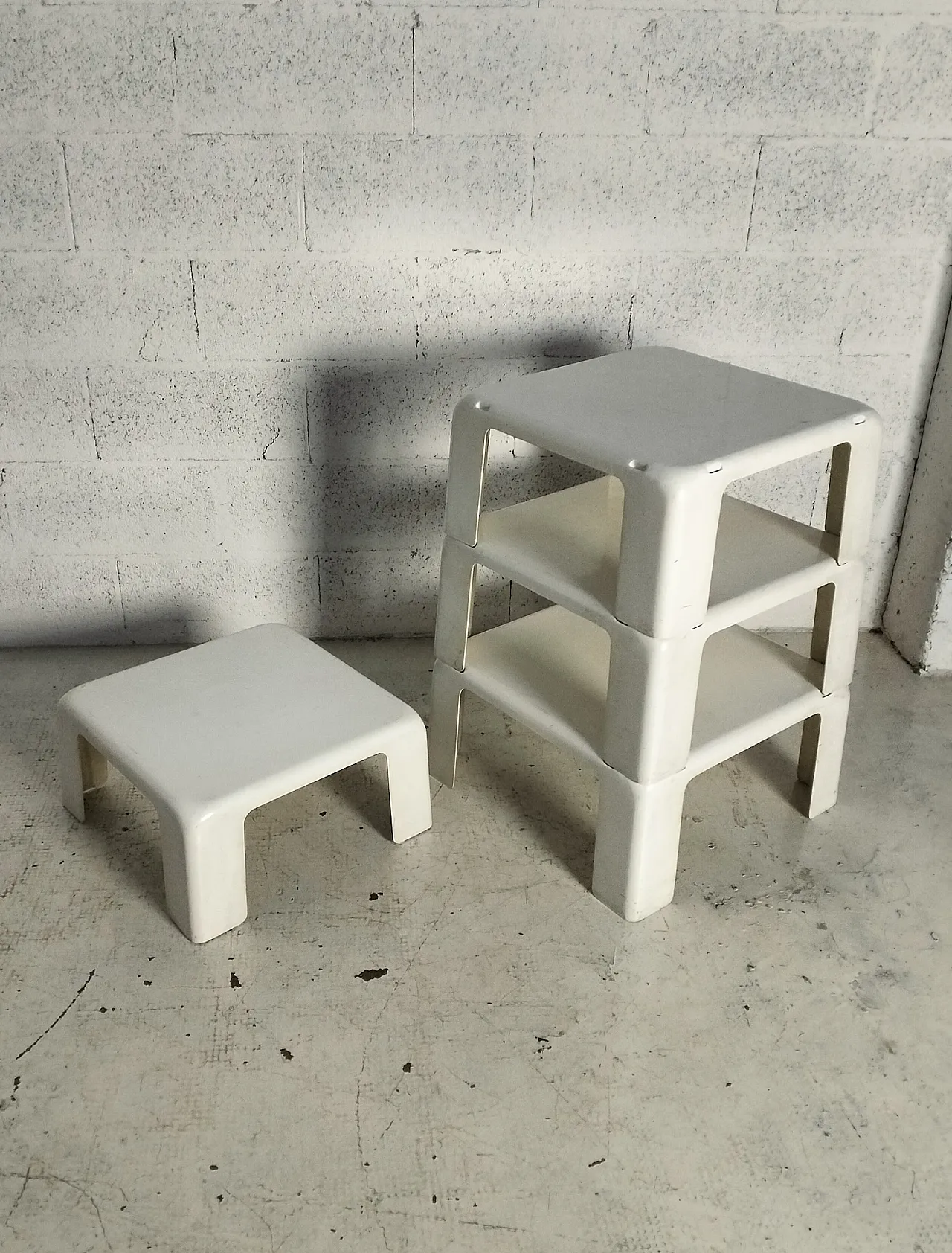 4 tavolini impilabili “I 4 gatti” di M.Bellini-C&B Italia, anni '70 12