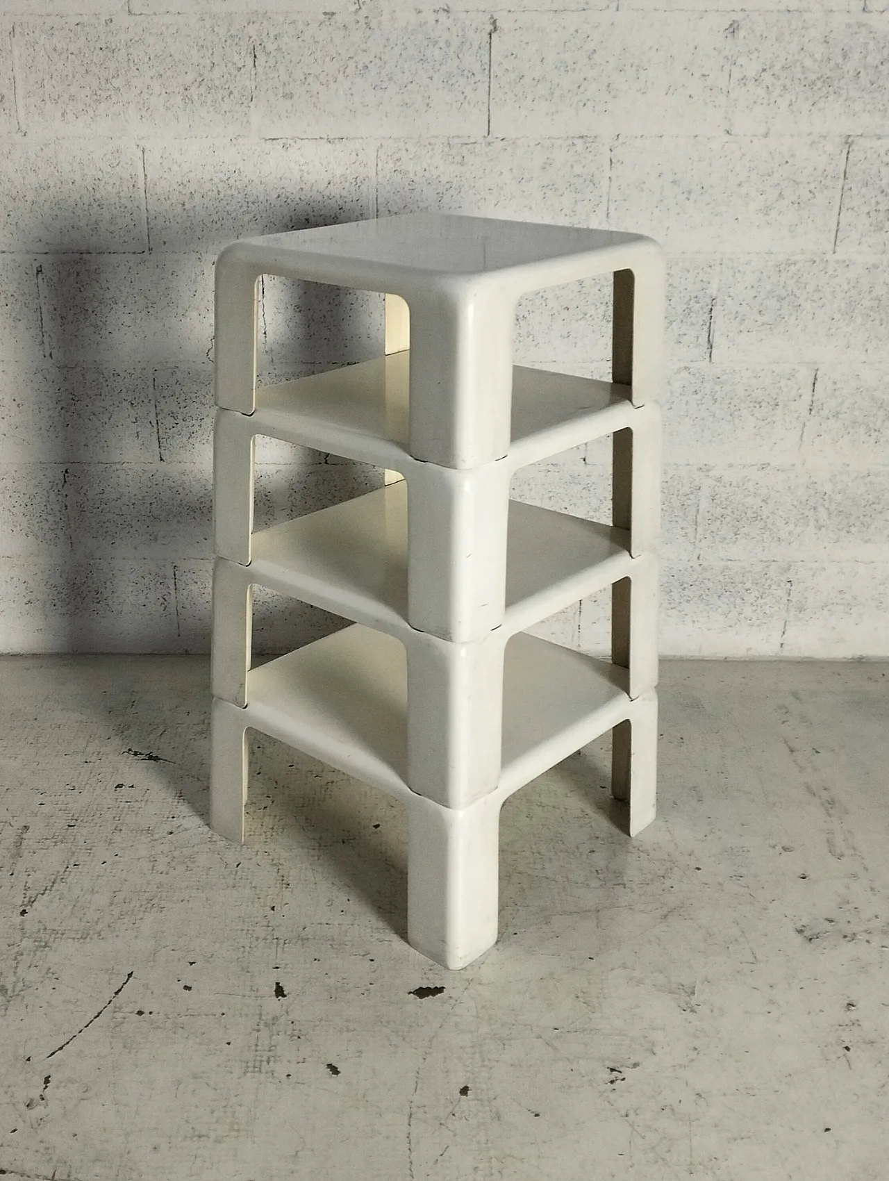 4 tavolini impilabili “I 4 gatti” di M.Bellini-C&B Italia, anni '70 13