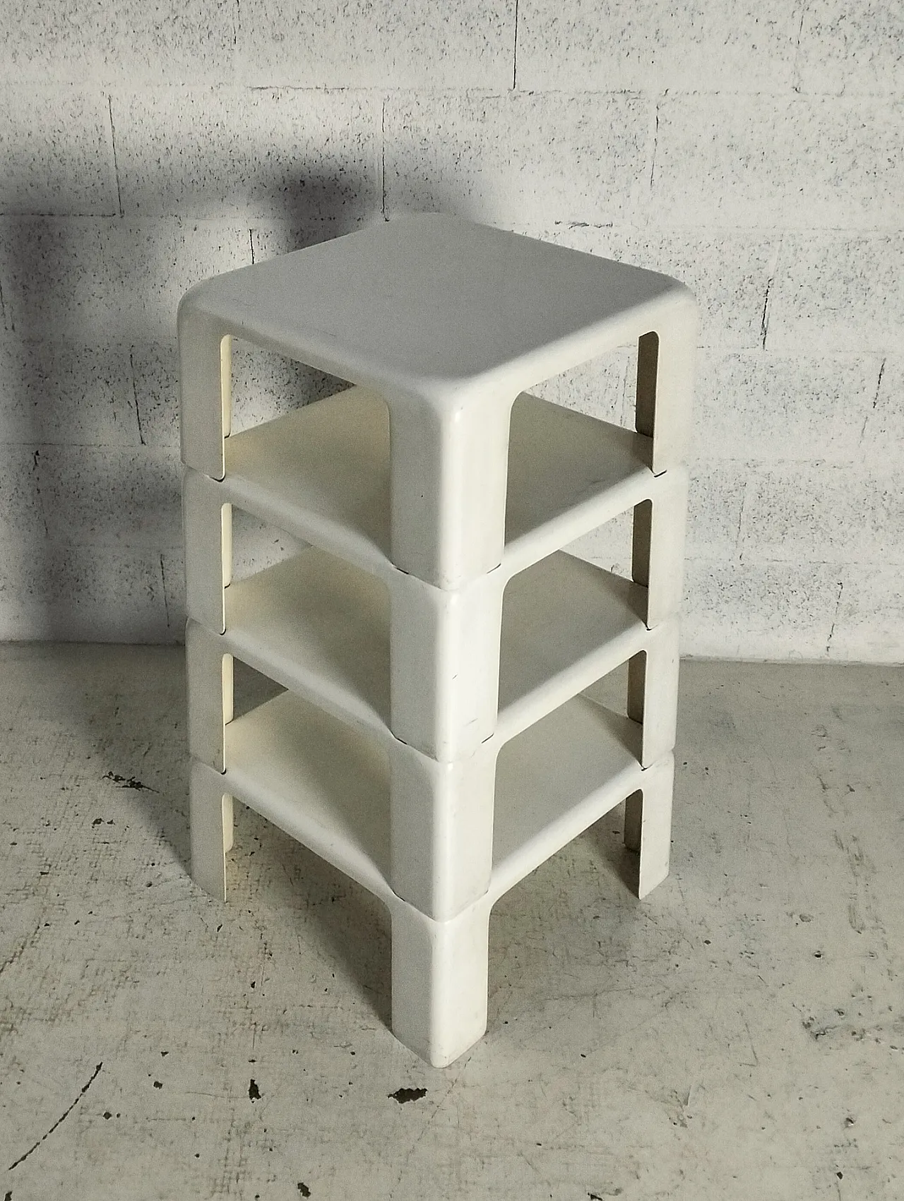 4 tavolini impilabili “I 4 gatti” di M.Bellini-C&B Italia, anni '70 14