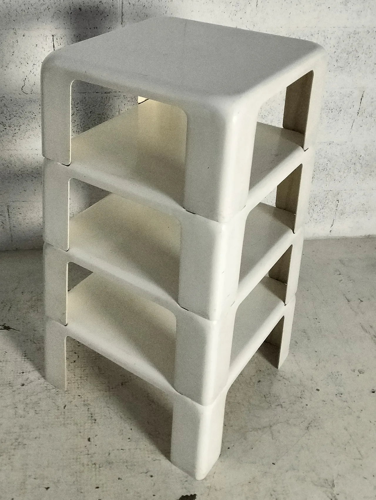 4 tavolini impilabili “I 4 gatti” di M.Bellini-C&B Italia, anni '70 15