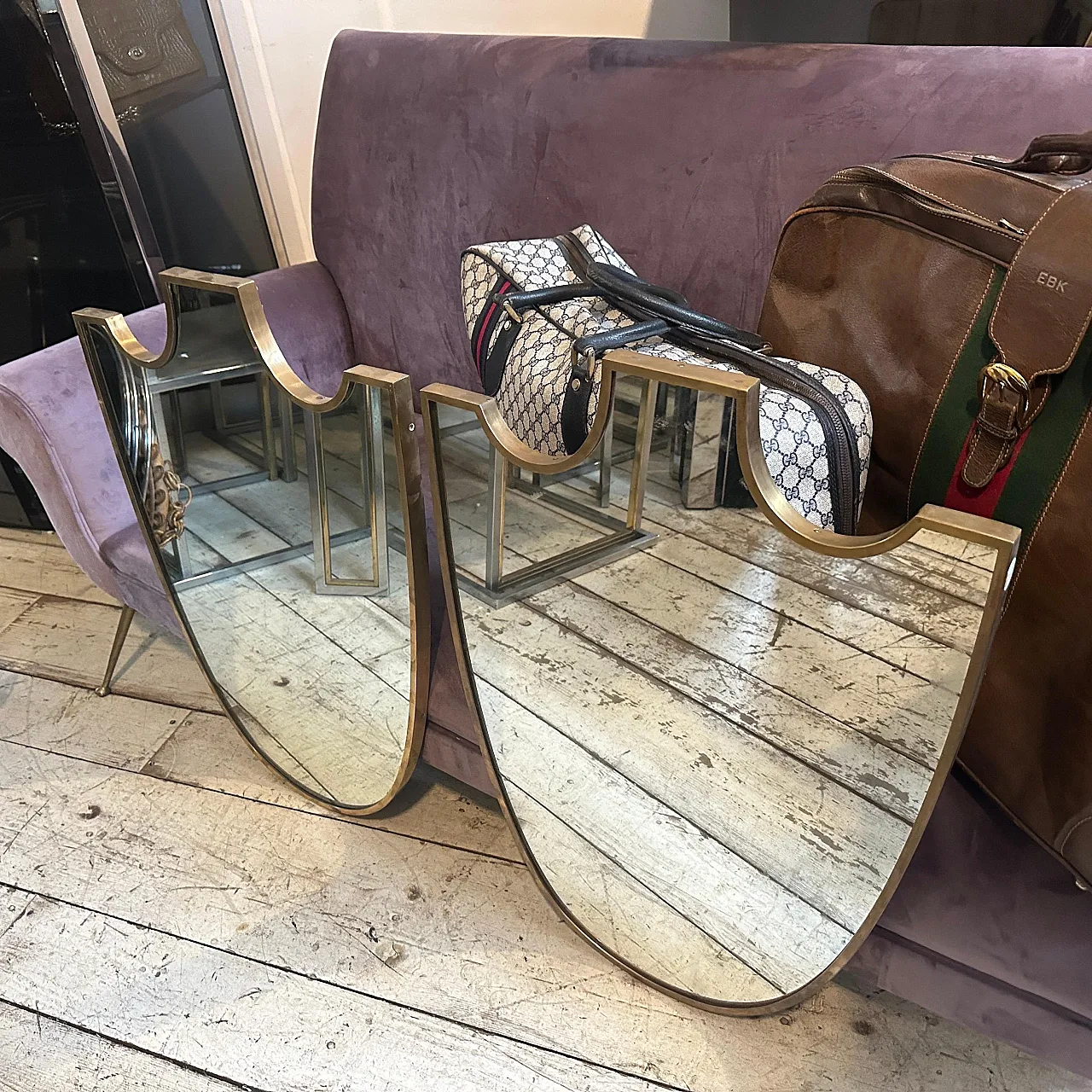 Coppia di specchi a scudo in ottone in stile Gio Ponti, anni '50 3