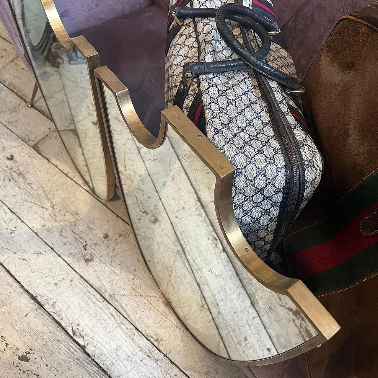 Coppia di specchi a scudo in ottone in stile Gio Ponti, anni '50 4