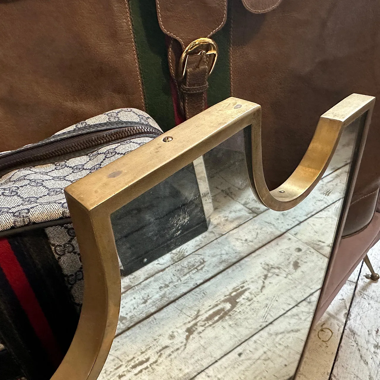 Coppia di specchi a scudo in ottone in stile Gio Ponti, anni '50 15