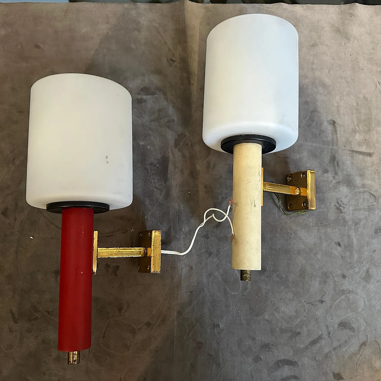 Coppia di applique in ottone in stile Stilnovo, anni '60 5