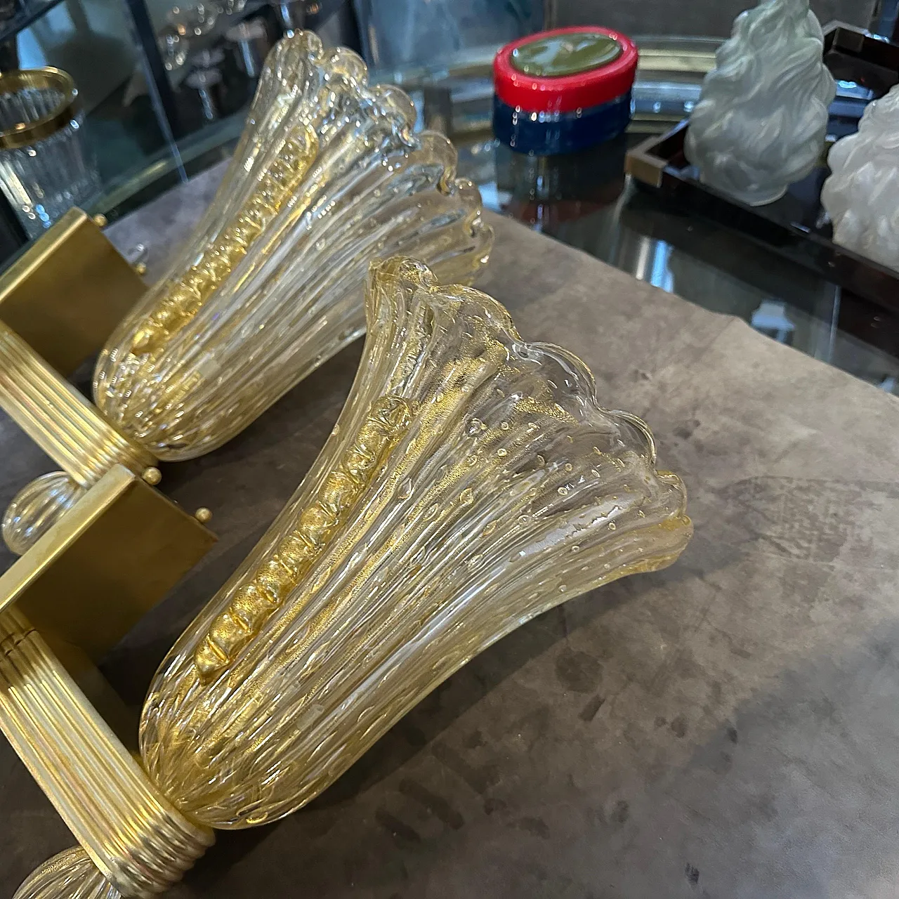 Coppia di applique in ottone e vetro di Murano ambrato, anni 2000 10