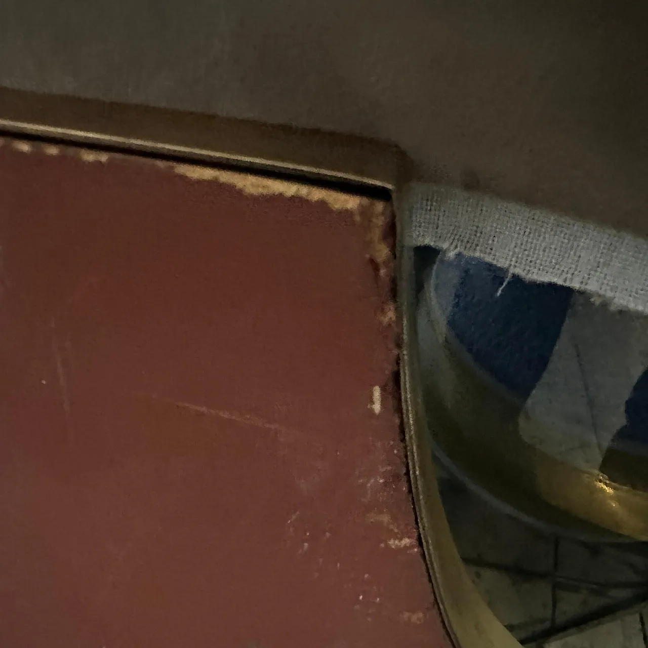 Specchio a forma di scudo in ottone in stile Gio Ponti, anni '50 4