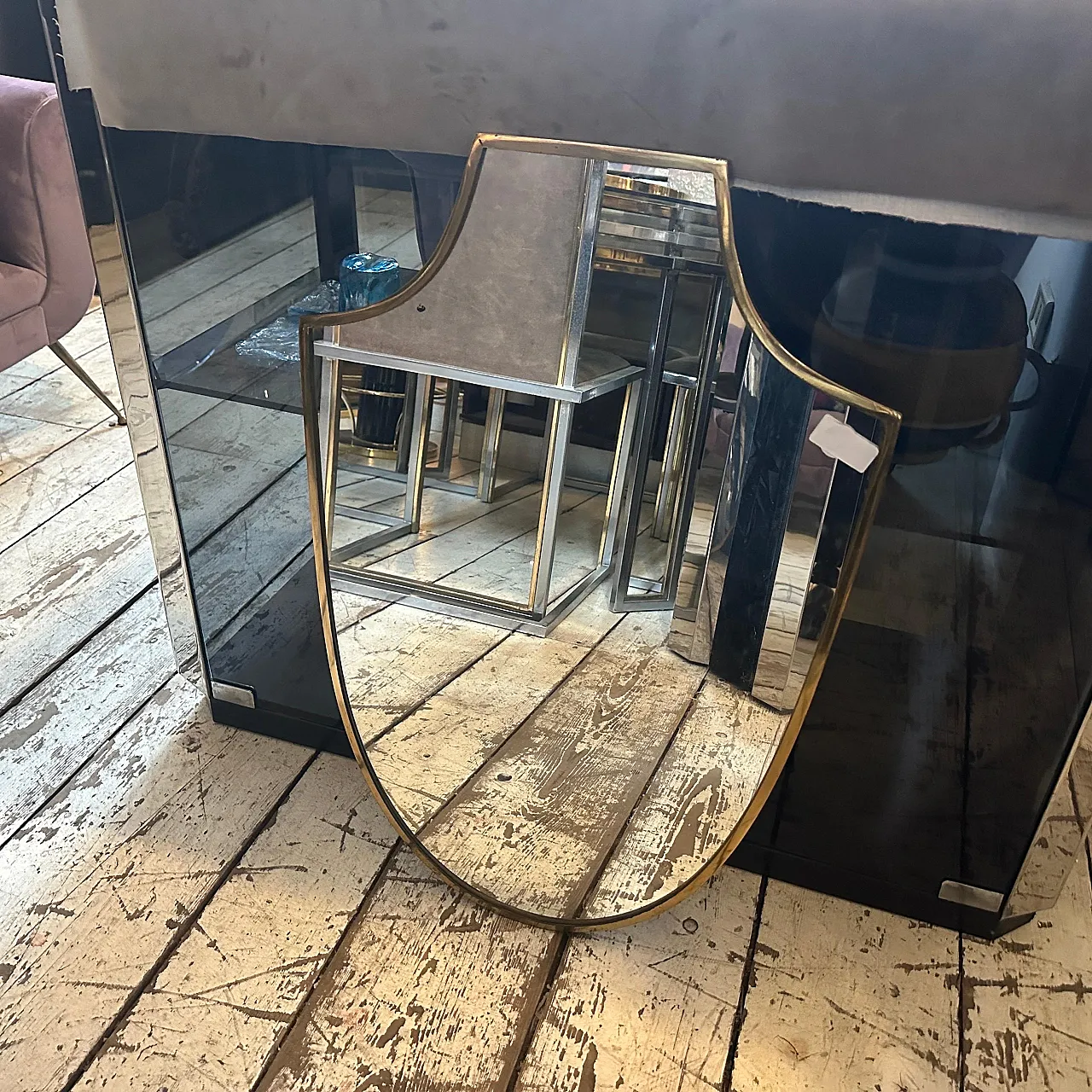 Specchio a forma di scudo in ottone in stile Gio Ponti, anni '50 5