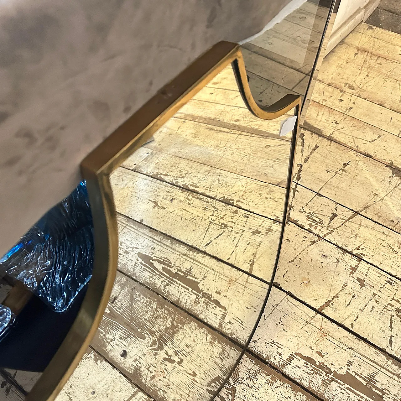 Specchio a forma di scudo in ottone in stile Gio Ponti, anni '50 11