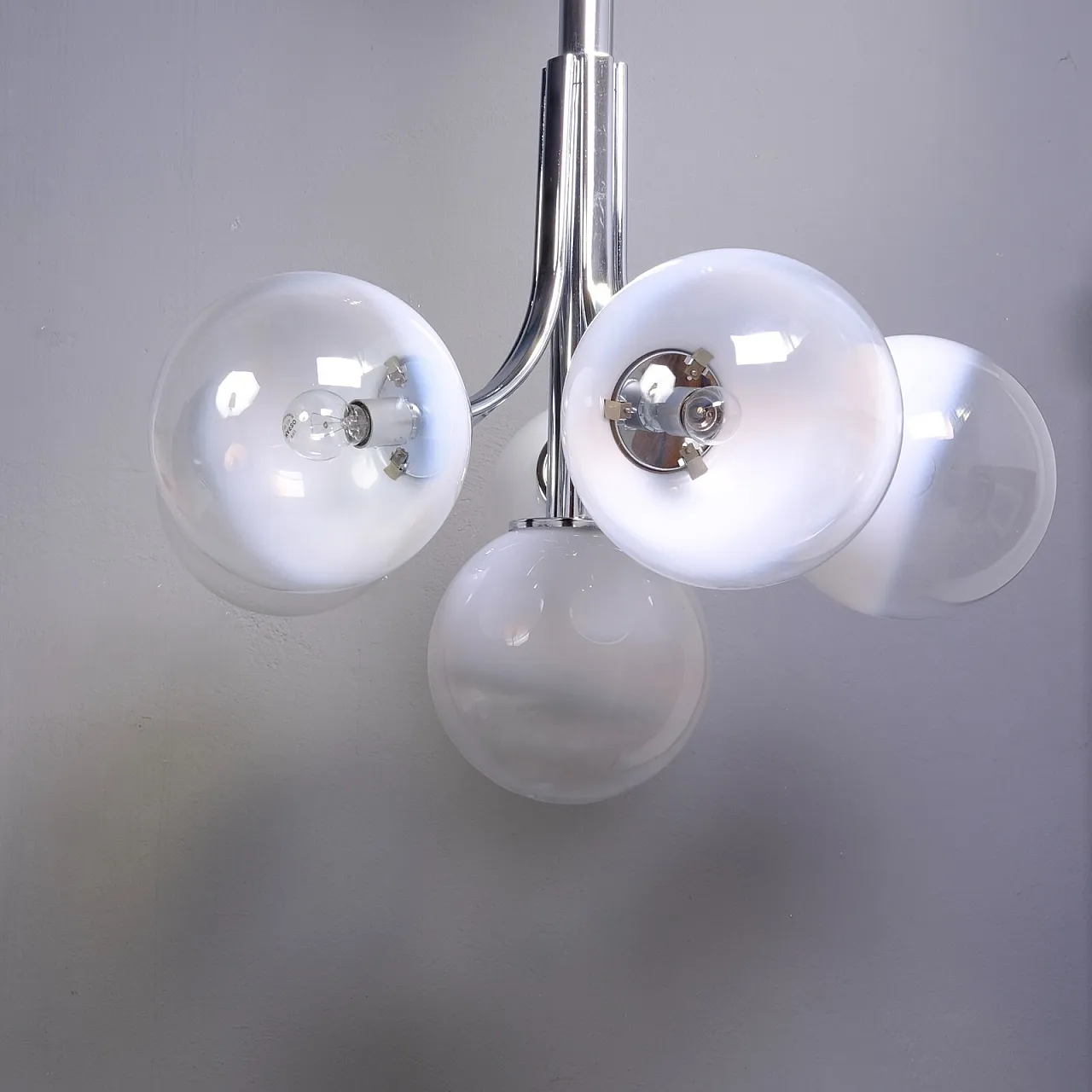 Lampadario da soffitto in metallo cromato e vetro di Murano, anni '70 14