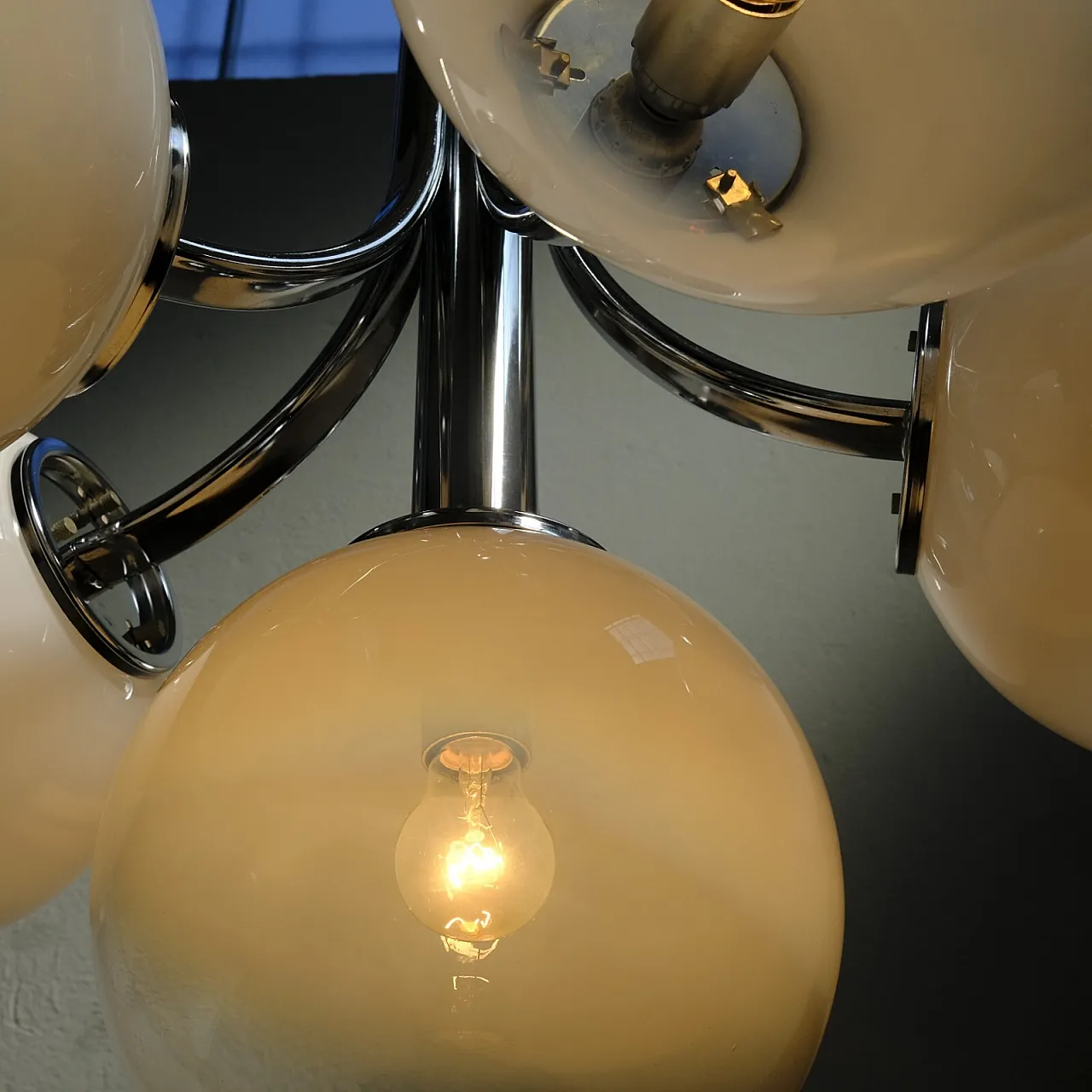 Lampadario da soffitto in metallo cromato e vetro di Murano, anni '70 16