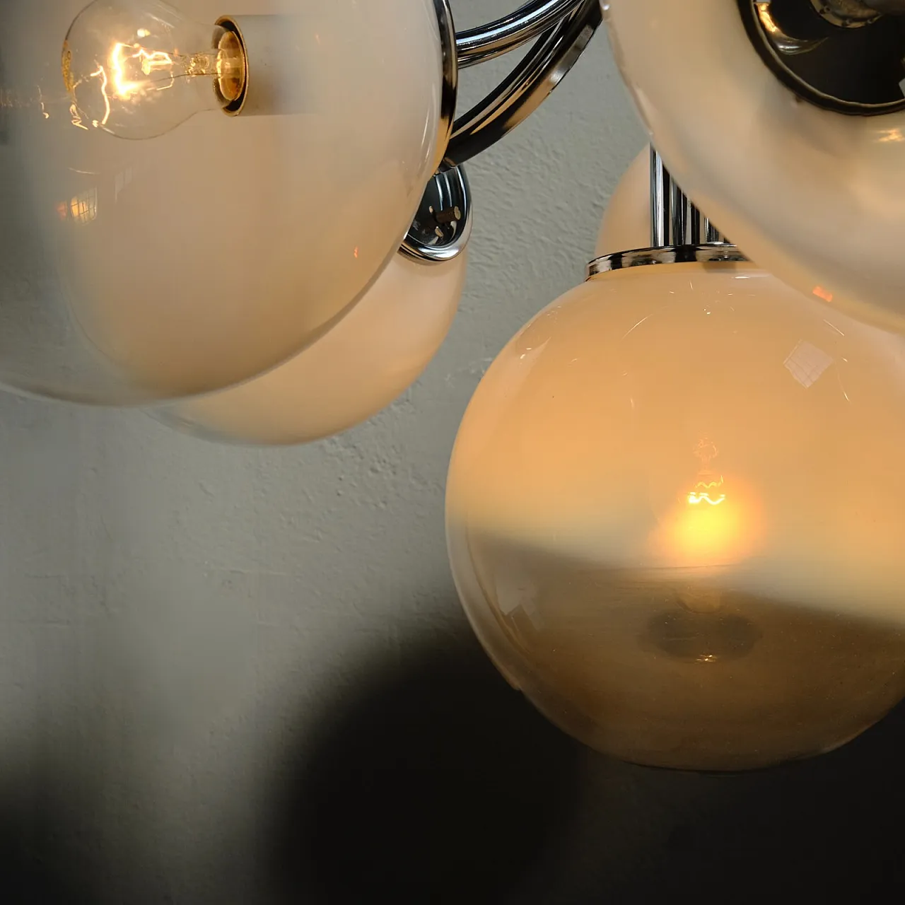 Lampadario da soffitto in metallo cromato e vetro di Murano, anni '70 17