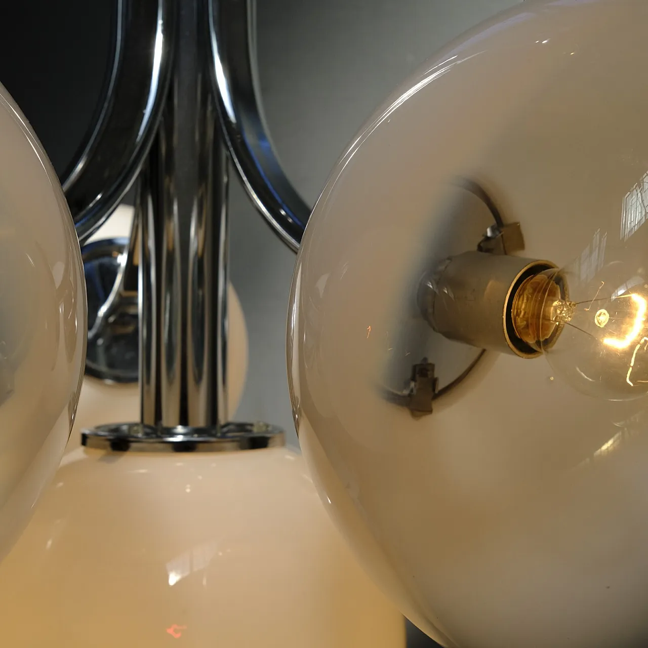 Lampadario da soffitto in metallo cromato e vetro di Murano, anni '70 18