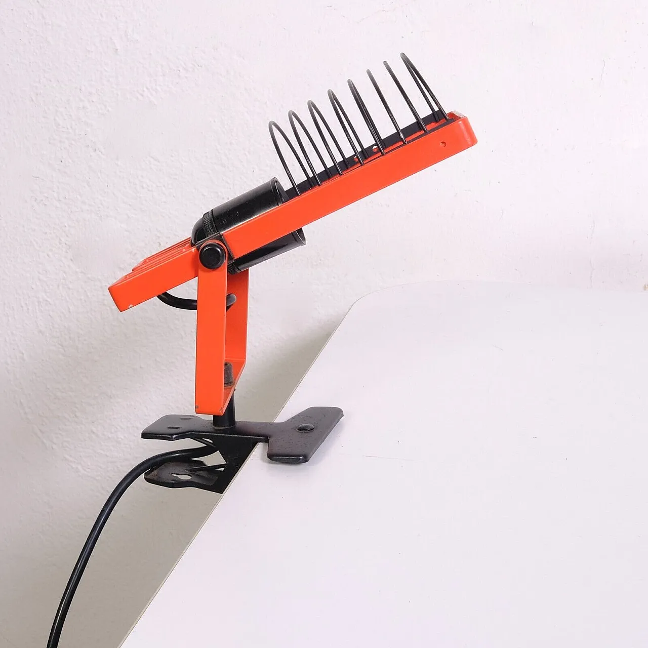 Lampada a pinza Ernesto Gismondi per Artemide, fine '900 1