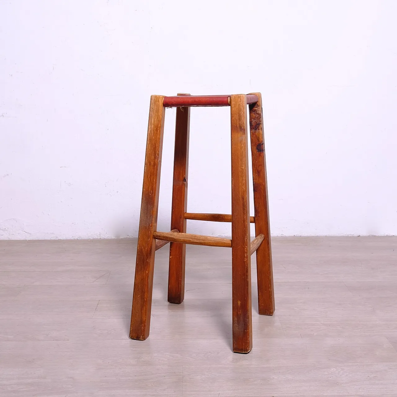 Sgabello in legno massello e cuoio, fine '900 2